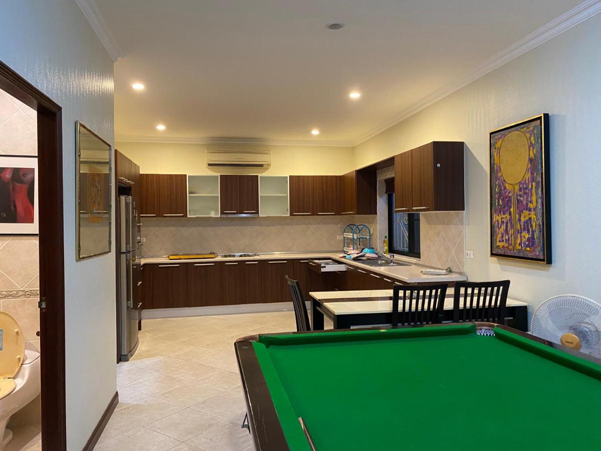 Hotel Majestic villa,walking to beach 50m,BBQ,pool table - Image 1