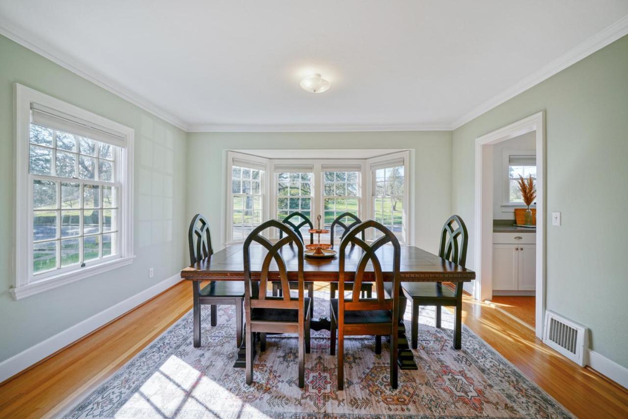 Albany Vacations - Bush Park  Downtown Charmer in Salem's Best Location - Property Image 2