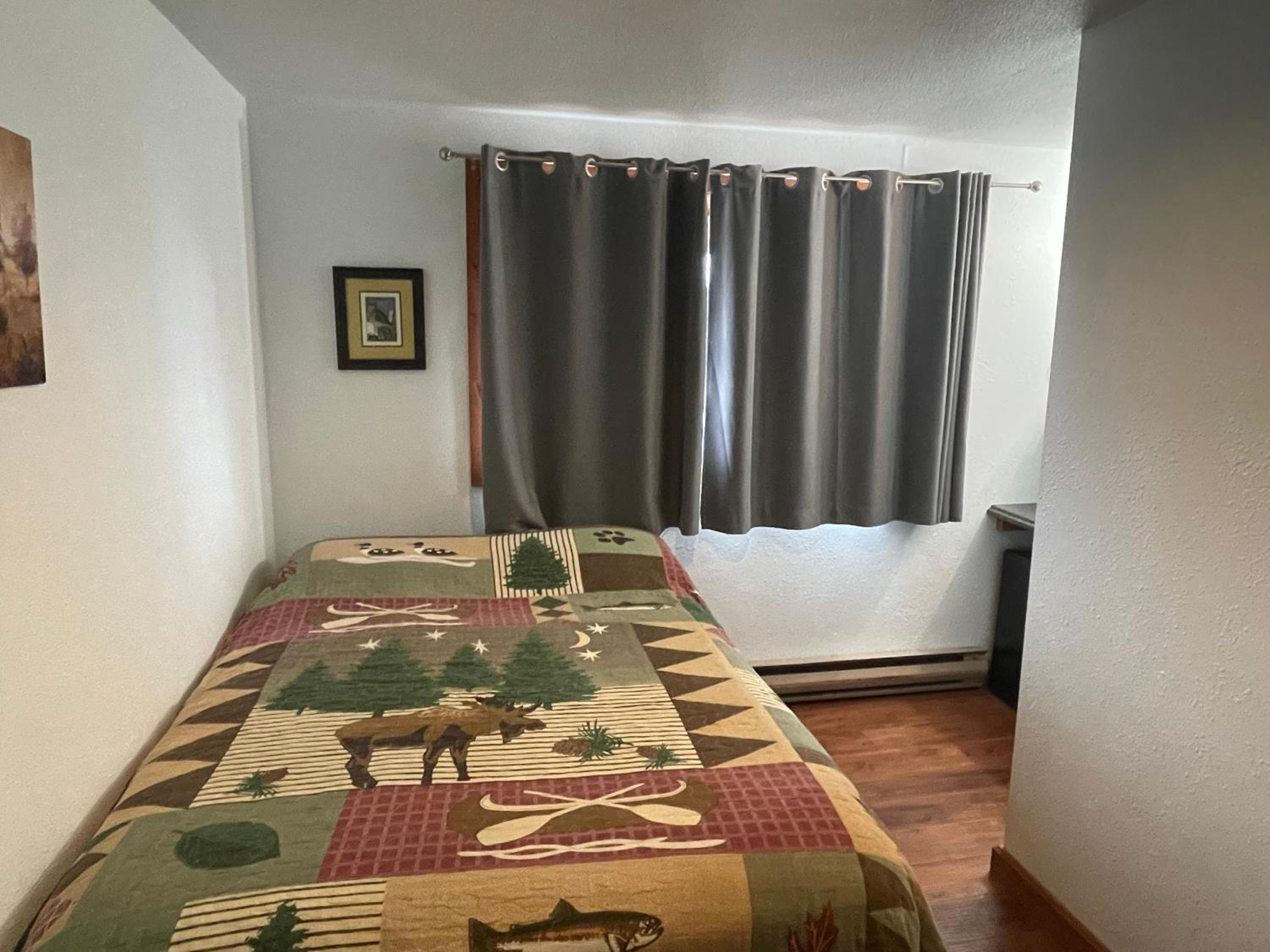 Brown Bear Saloon & Motel