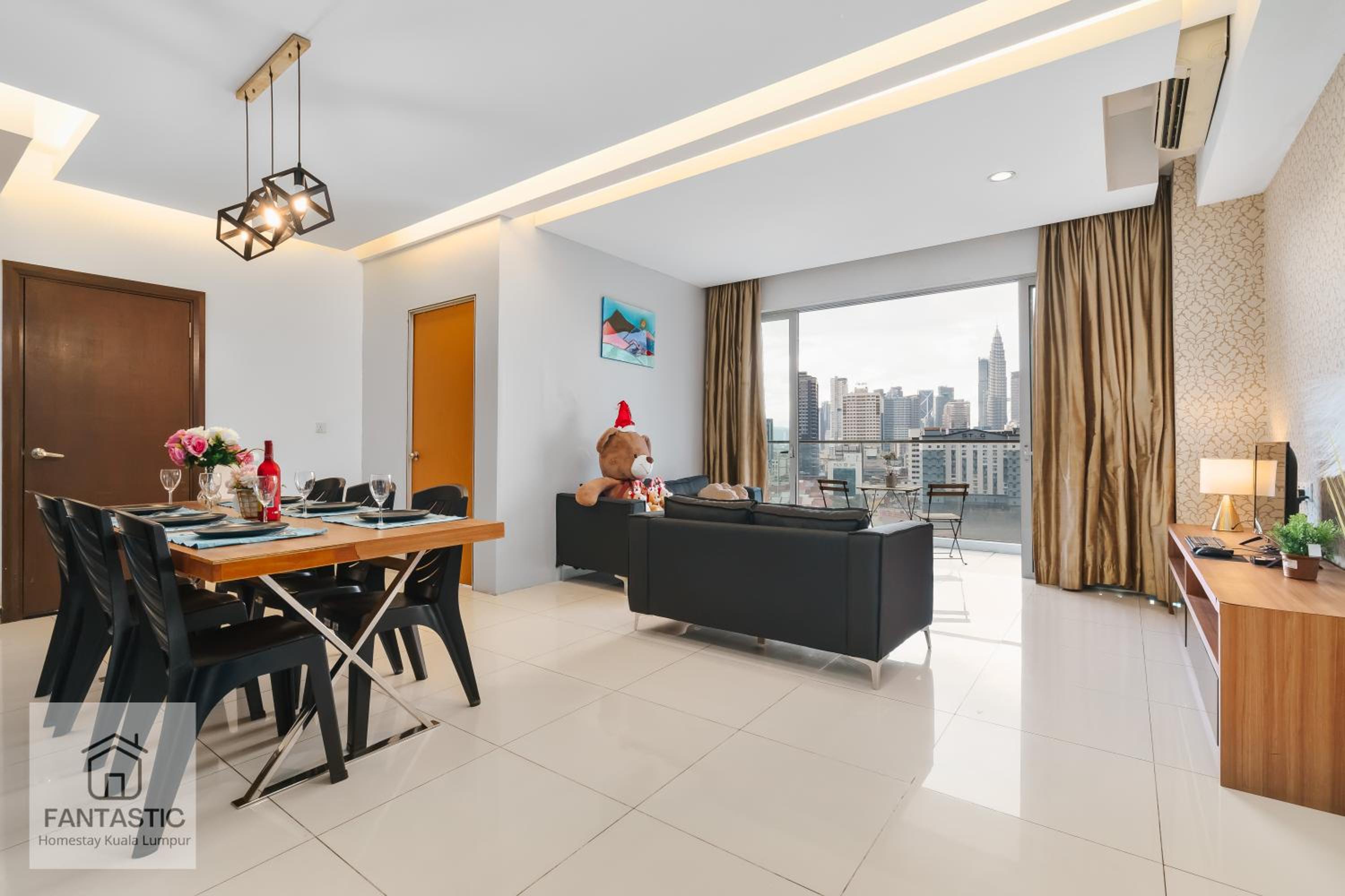 Regalia Residence at KLCC View Sky Pool by KC
