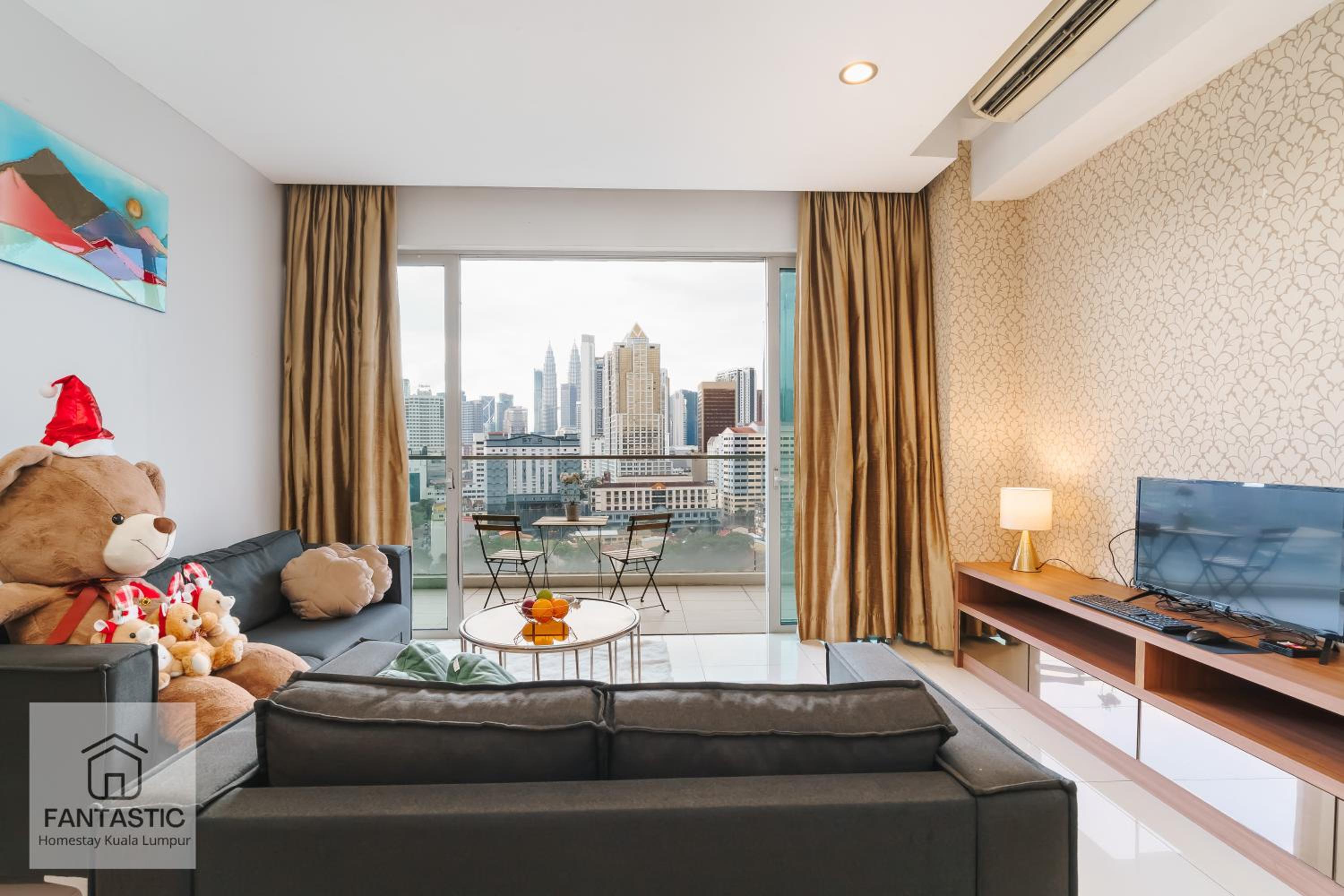 Regalia Residence at KLCC View Sky Pool by KC