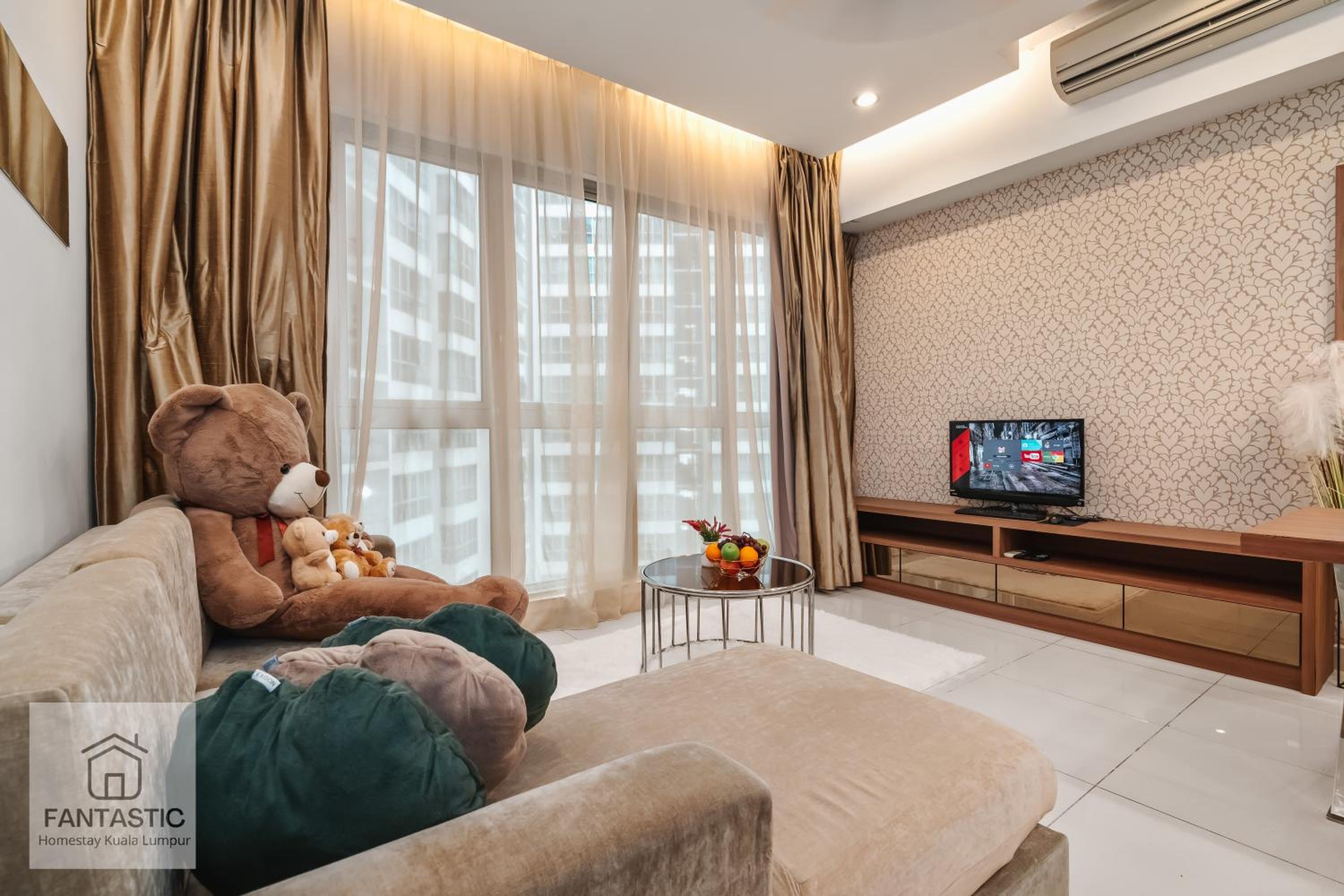 Regalia Residence at KLCC View Sky Pool by KC