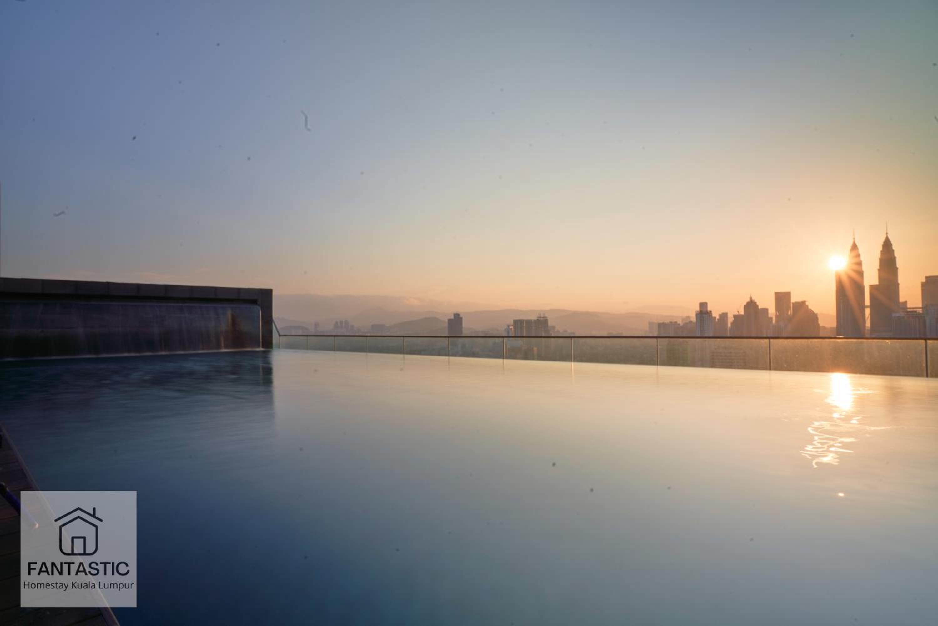 Regalia Residence at KLCC View Sky Pool by KC
