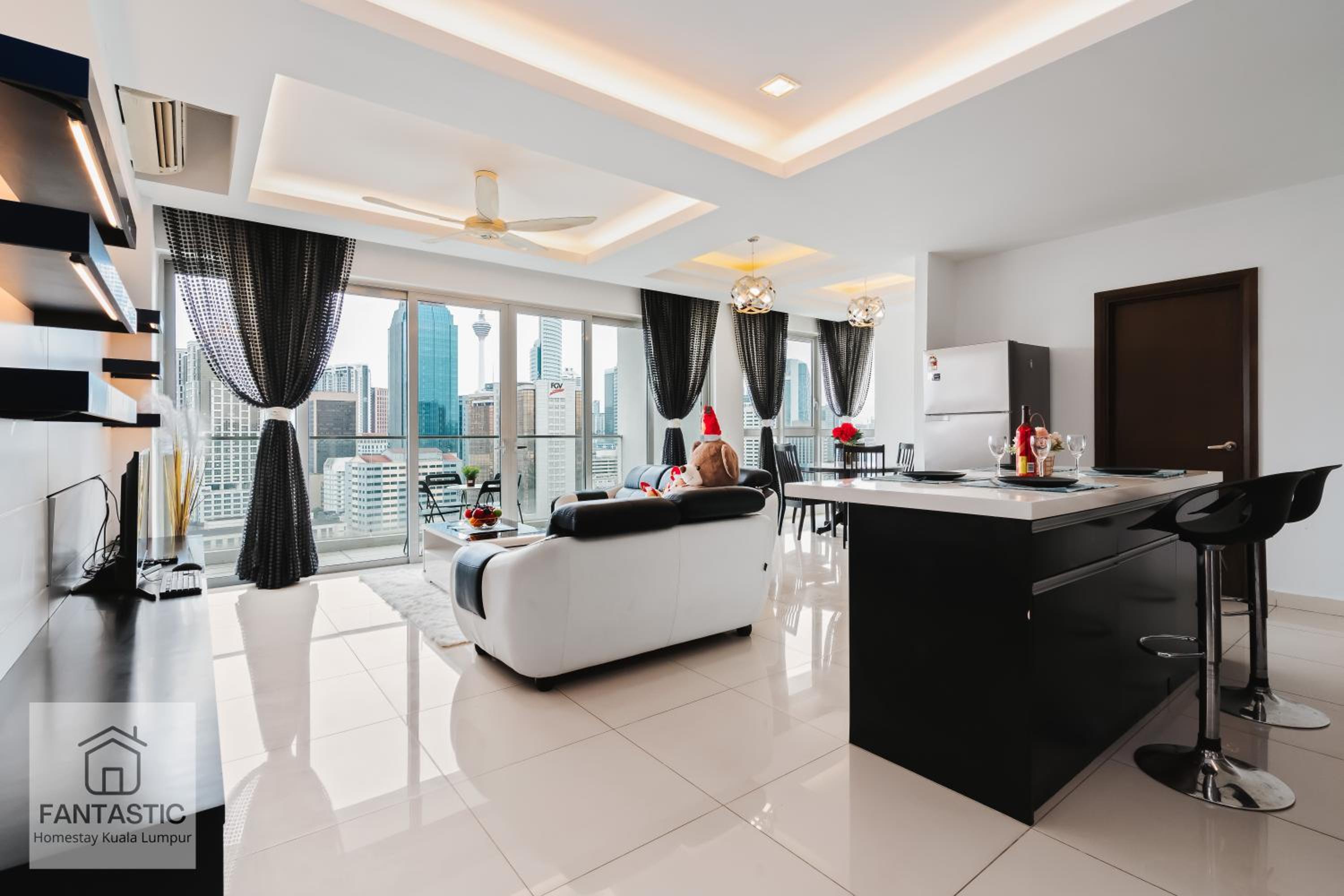 Regalia Residence at KLCC View Sky Pool by KC