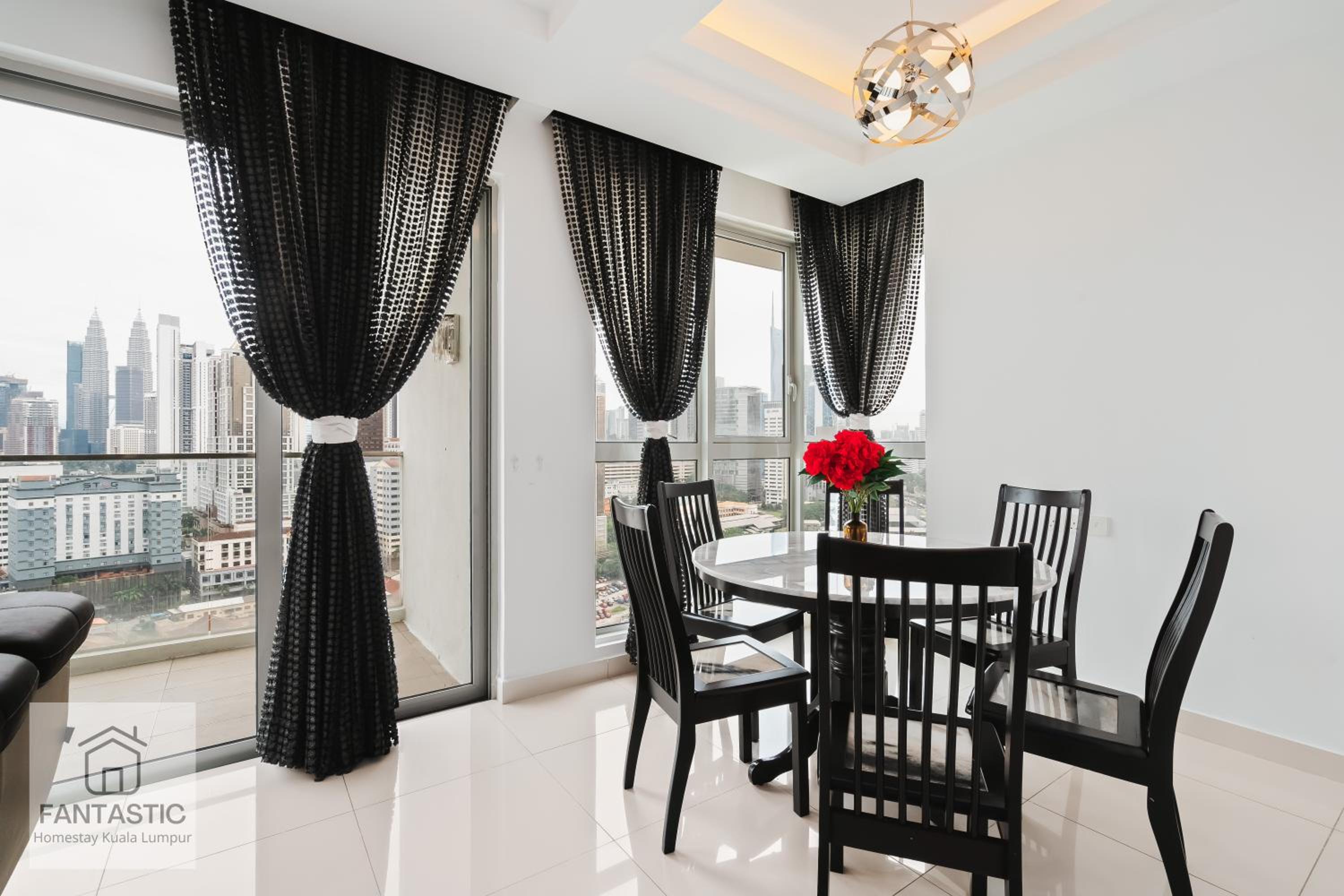 Regalia Residence at KLCC View Sky Pool by KC