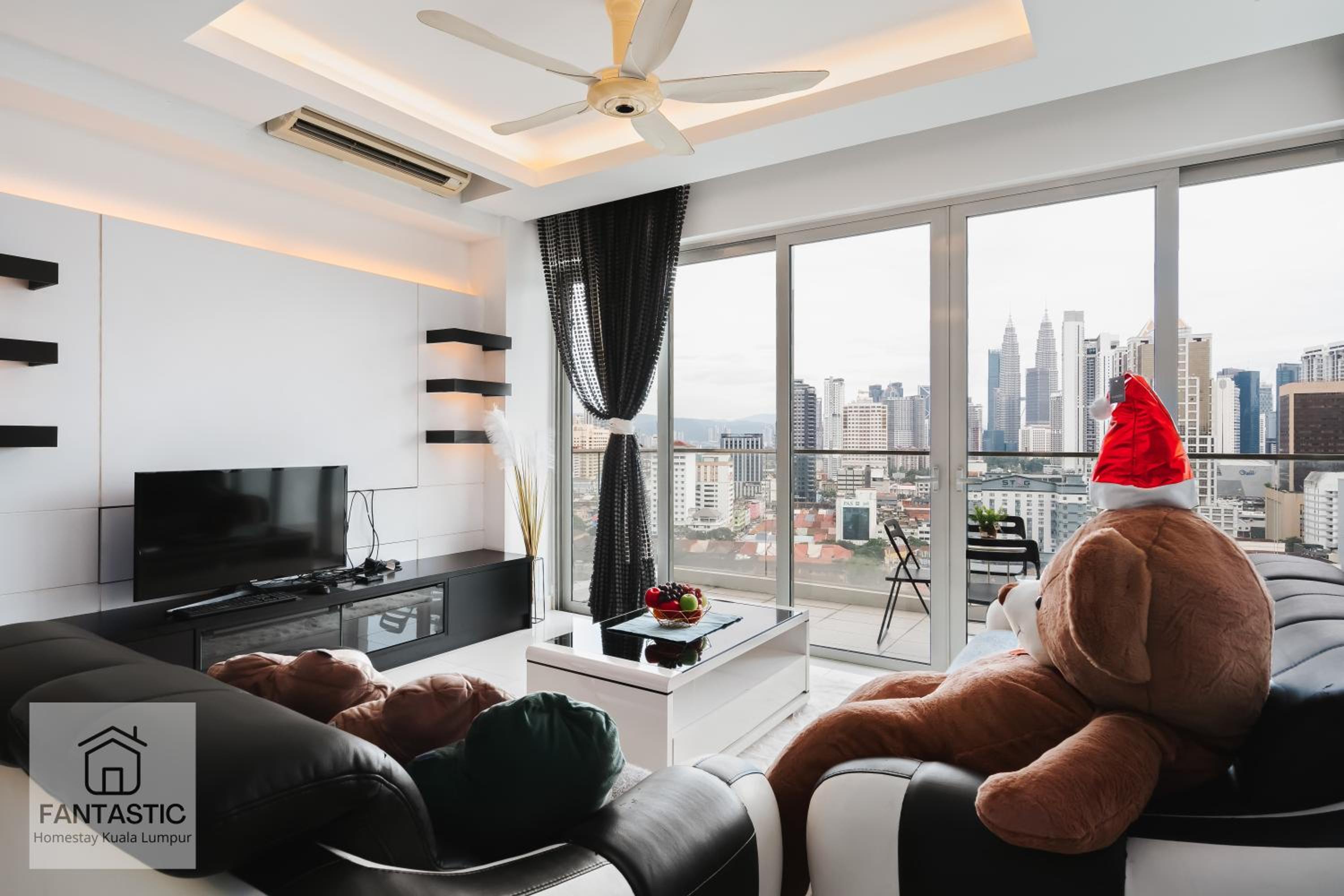 Regalia Residence at KLCC View Sky Pool by KC