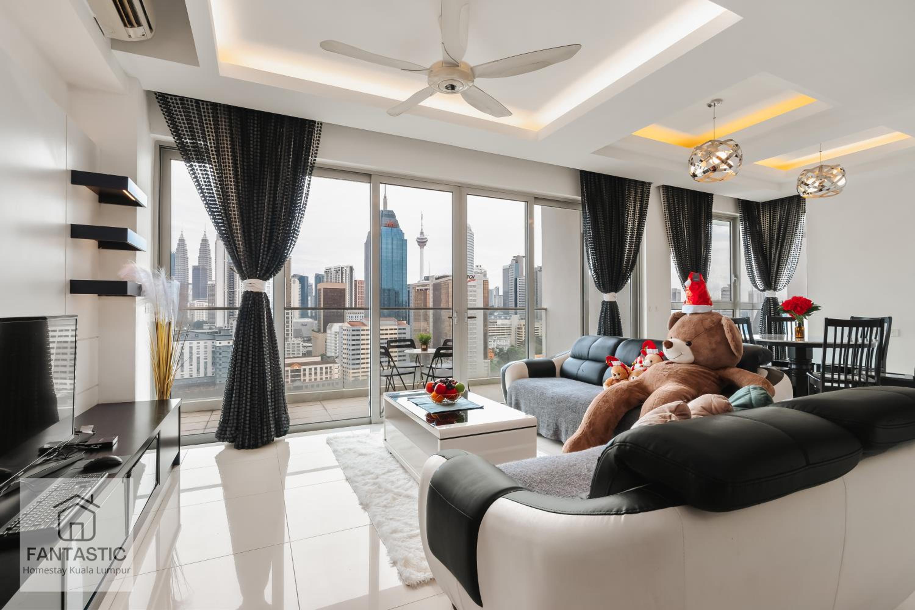 Regalia Residence at KLCC View Sky Pool by KC