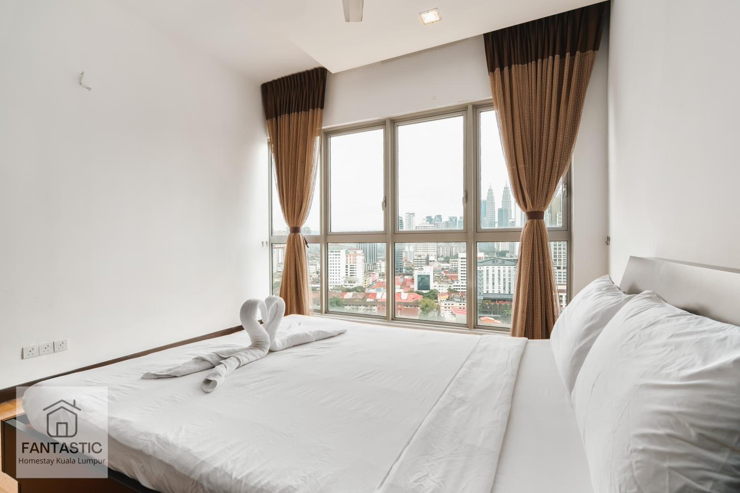 Regalia Residence at KLCC View Sky Pool by KC