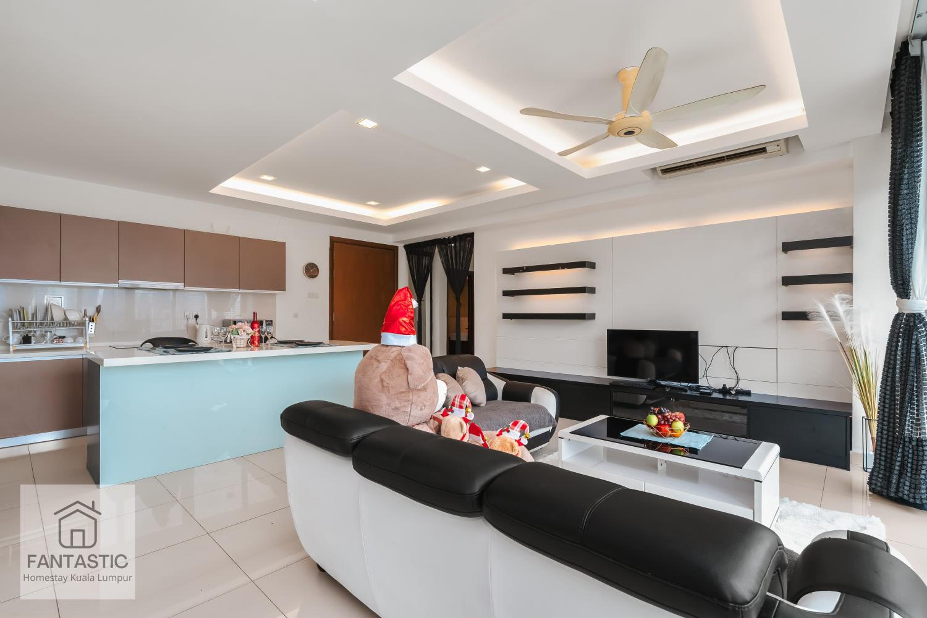 Regalia Residence at KLCC View Sky Pool by KC