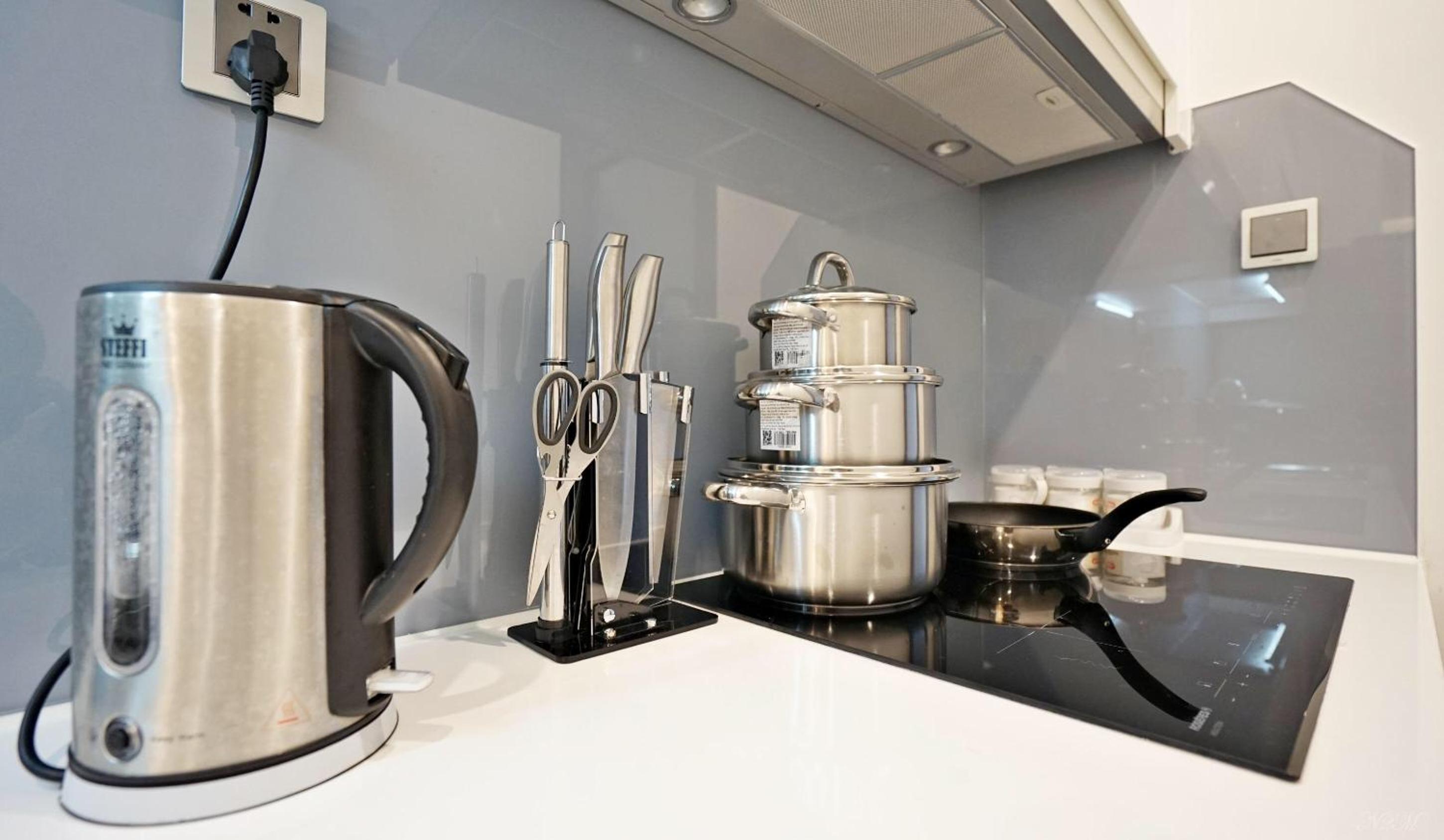 LUXURY APARTMENT VINHOME METROPOLIS next LOTTE Center,Japan Embassy