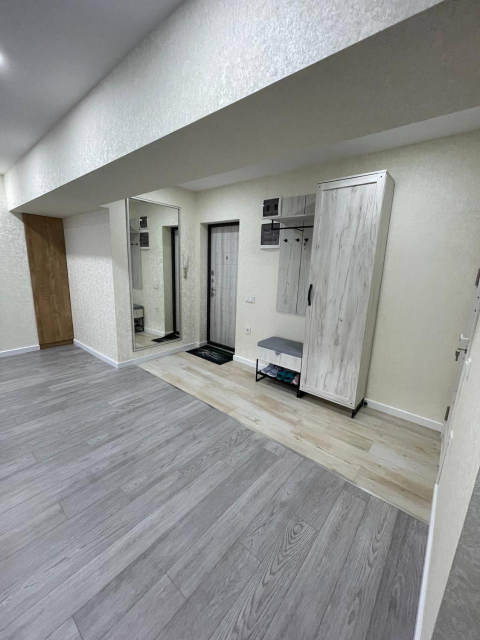 Chorsu Apartment 2 view 4