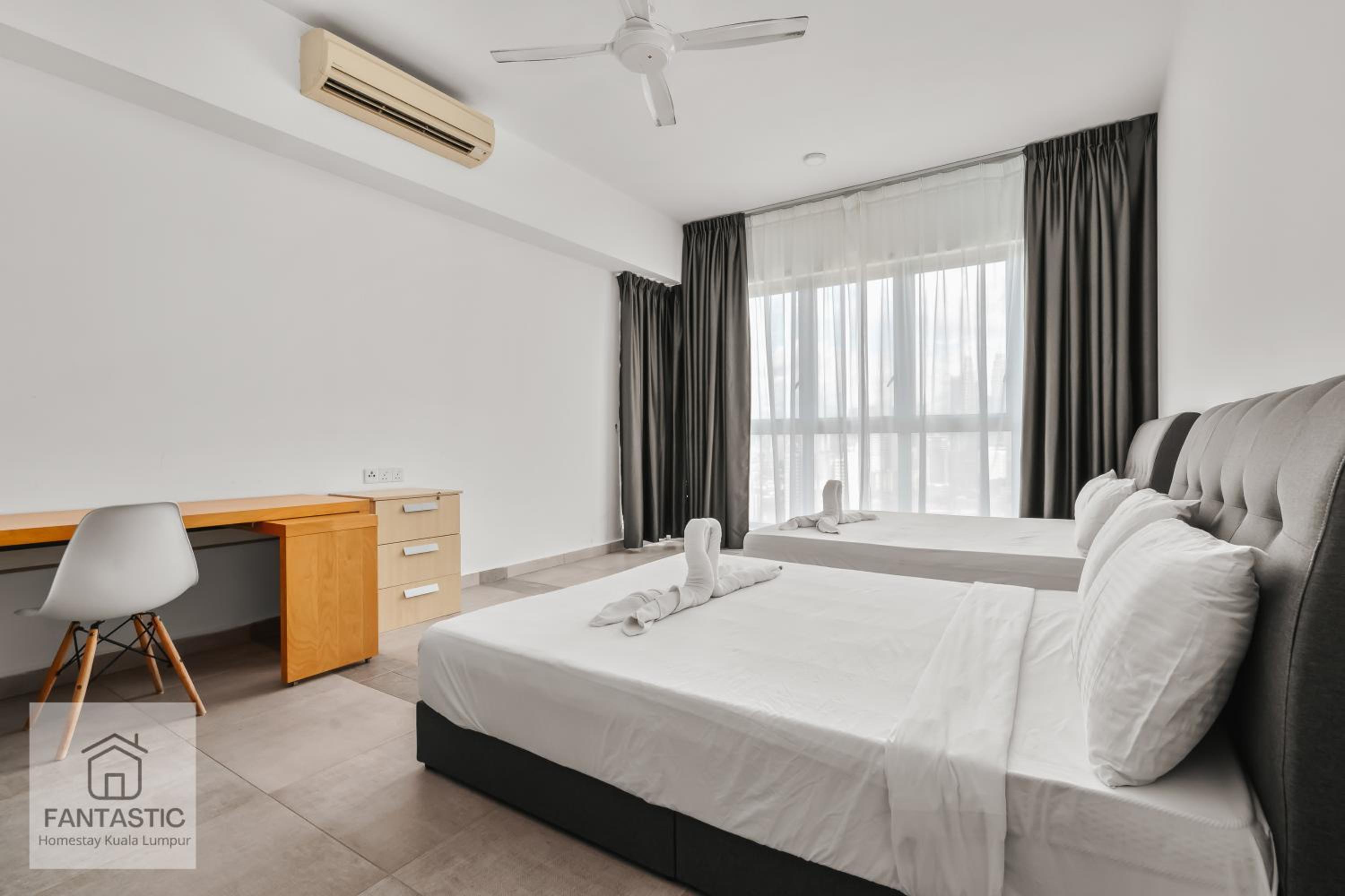 Regalia Residence at KLCC View Sky Pool by KC