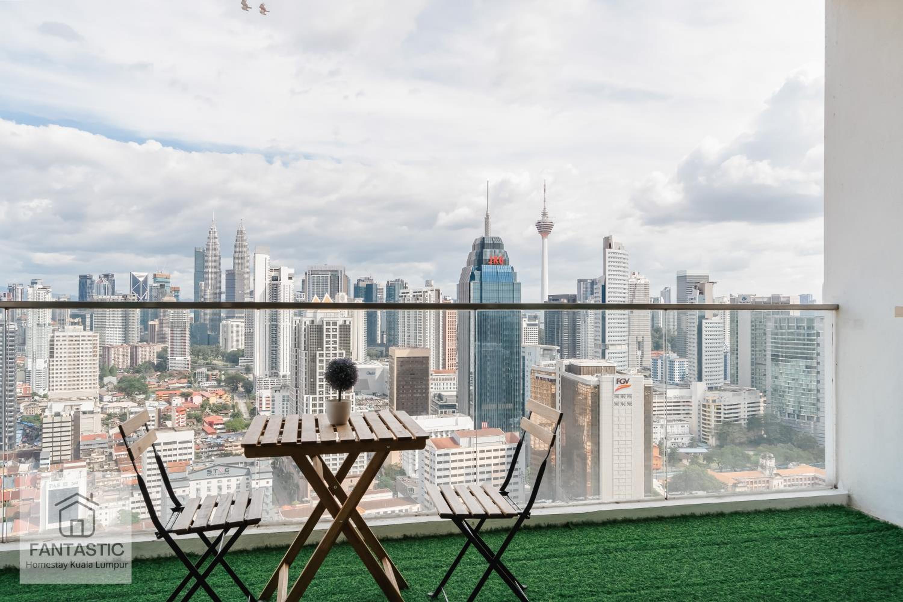 Regalia Residence at KLCC View Sky Pool by KC