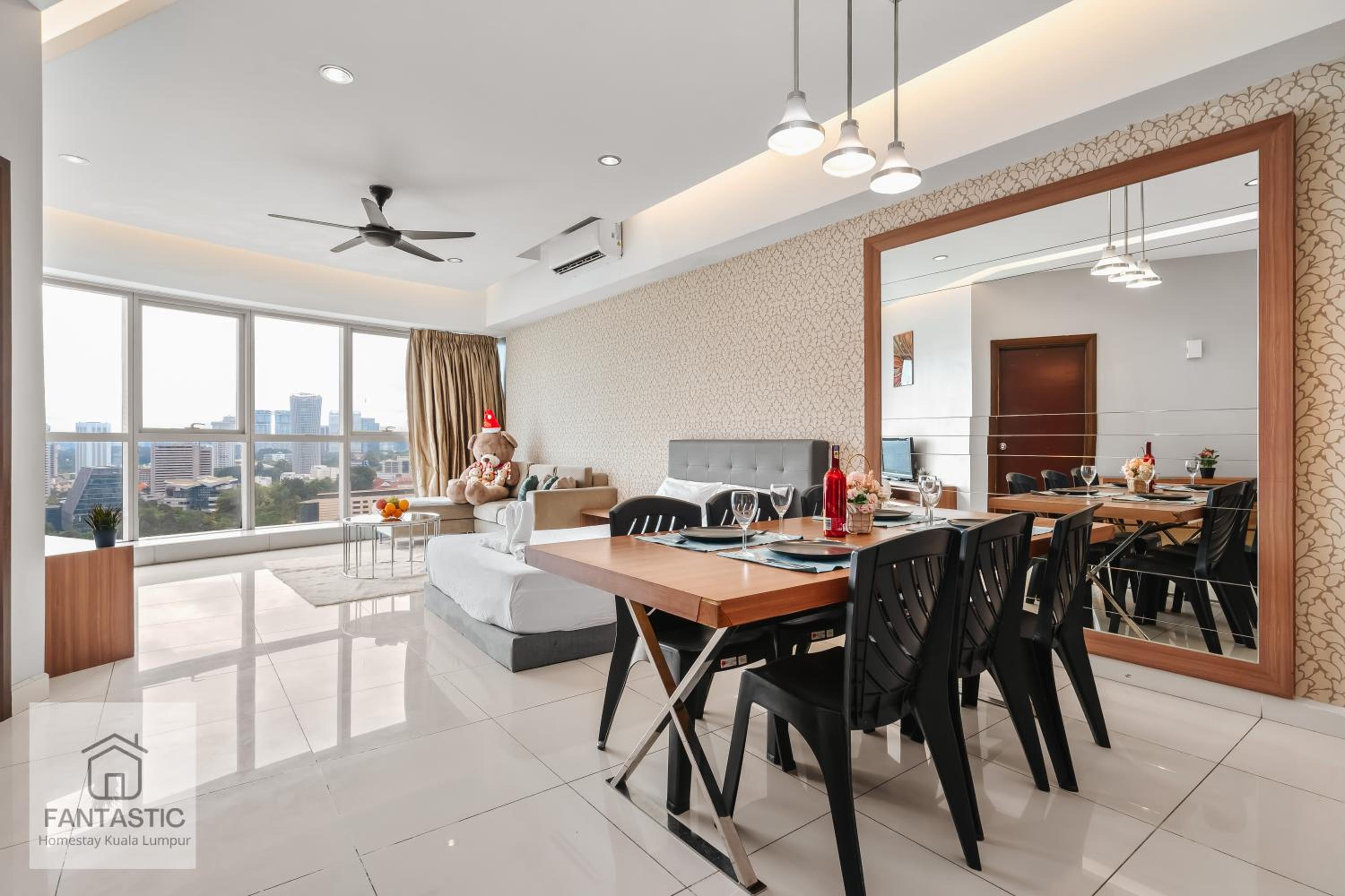 Regalia Residence at KLCC View Sky Pool by KC