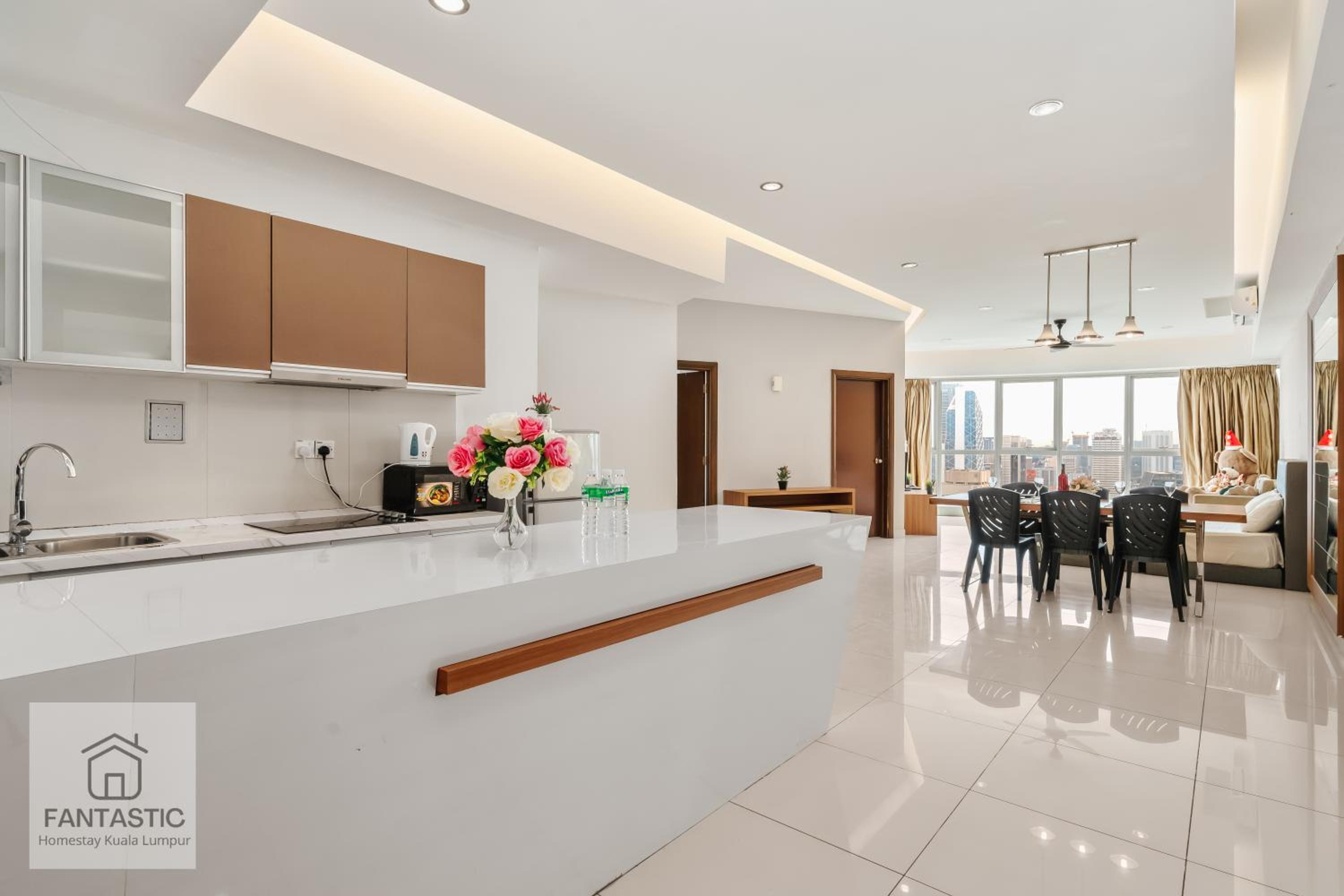 Regalia Residence at KLCC View Sky Pool by KC
