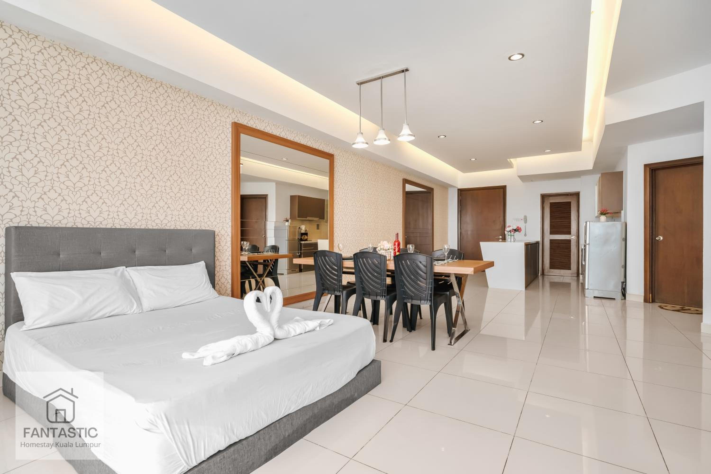 Regalia Residence at KLCC View Sky Pool by KC