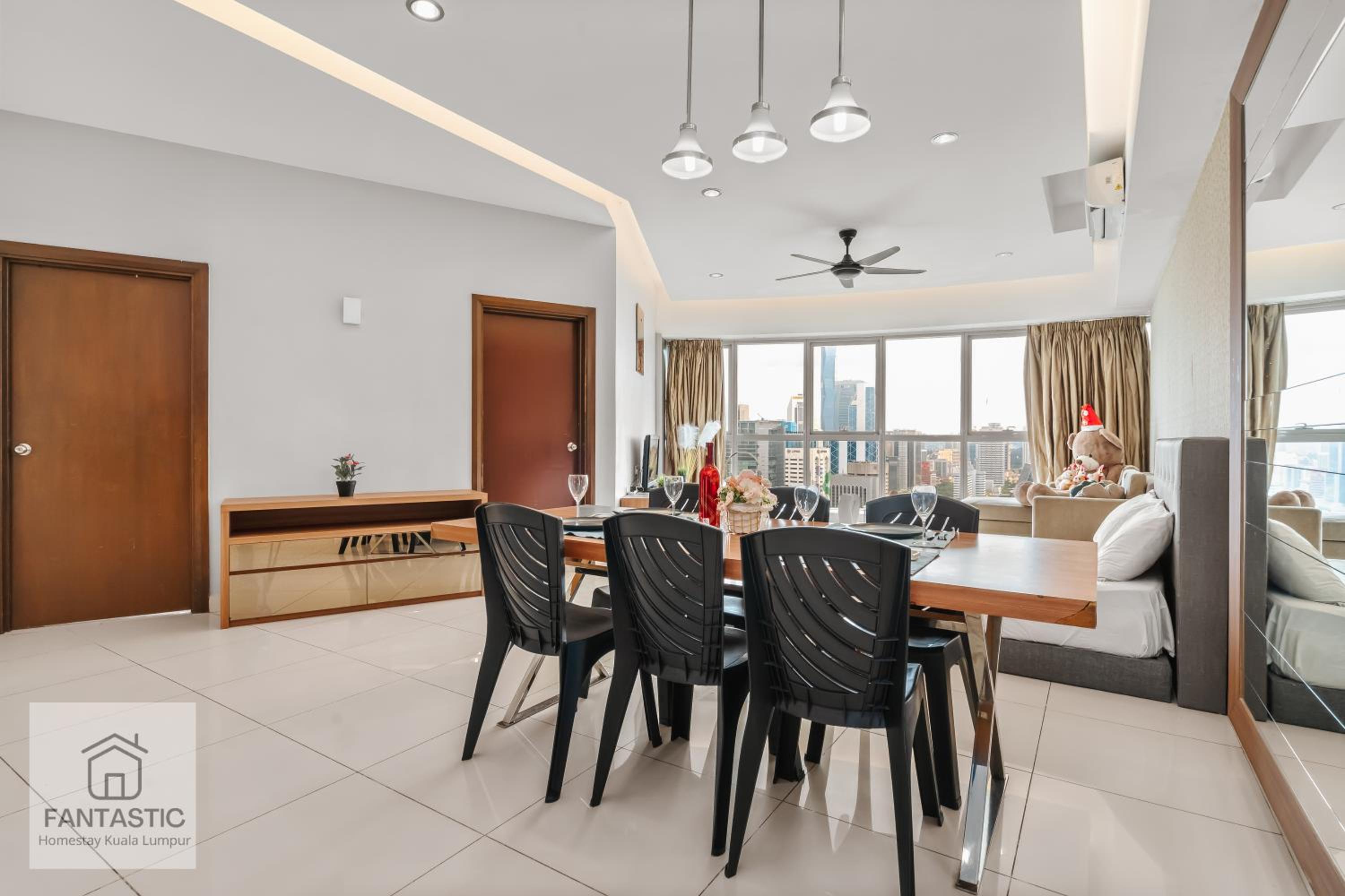 Regalia Residence at KLCC View Sky Pool by KC