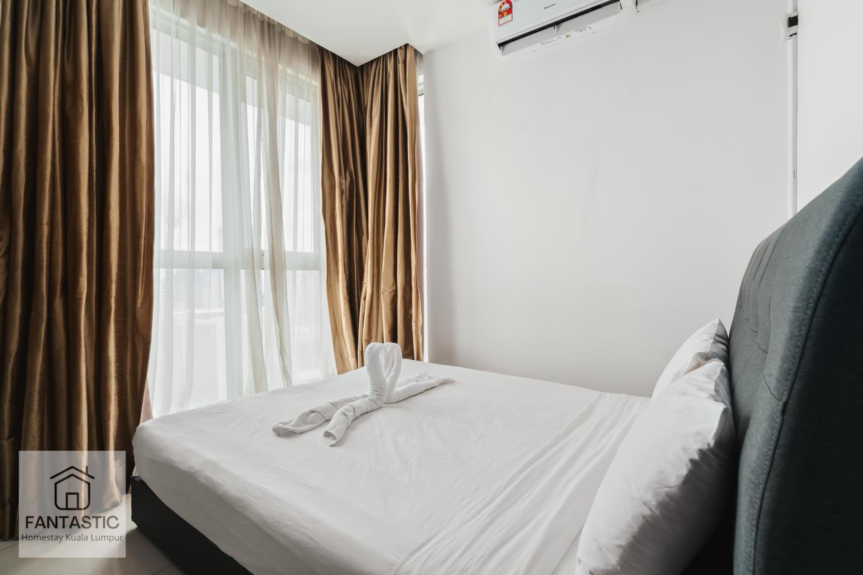 Regalia Residence at KLCC View Sky Pool by KC