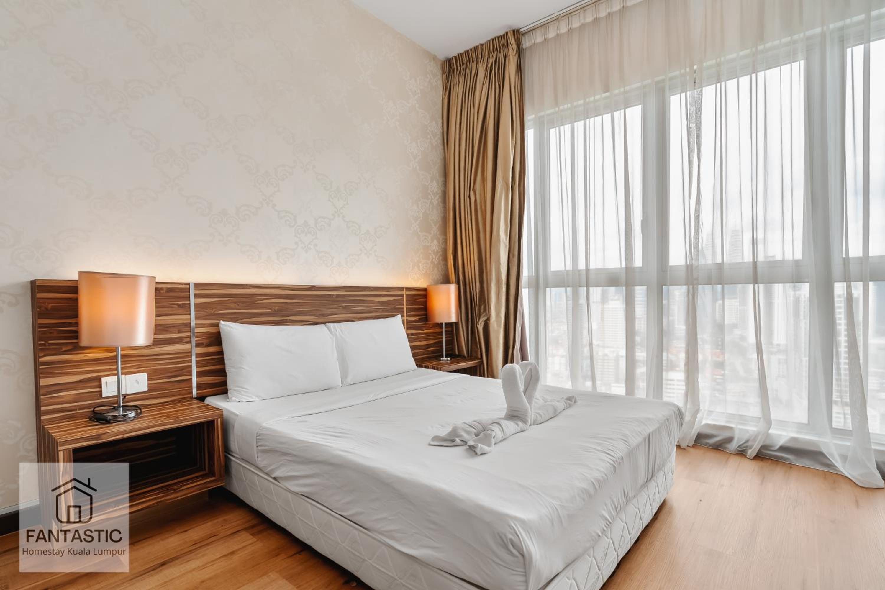 Regalia Residence at KLCC View Sky Pool by KC