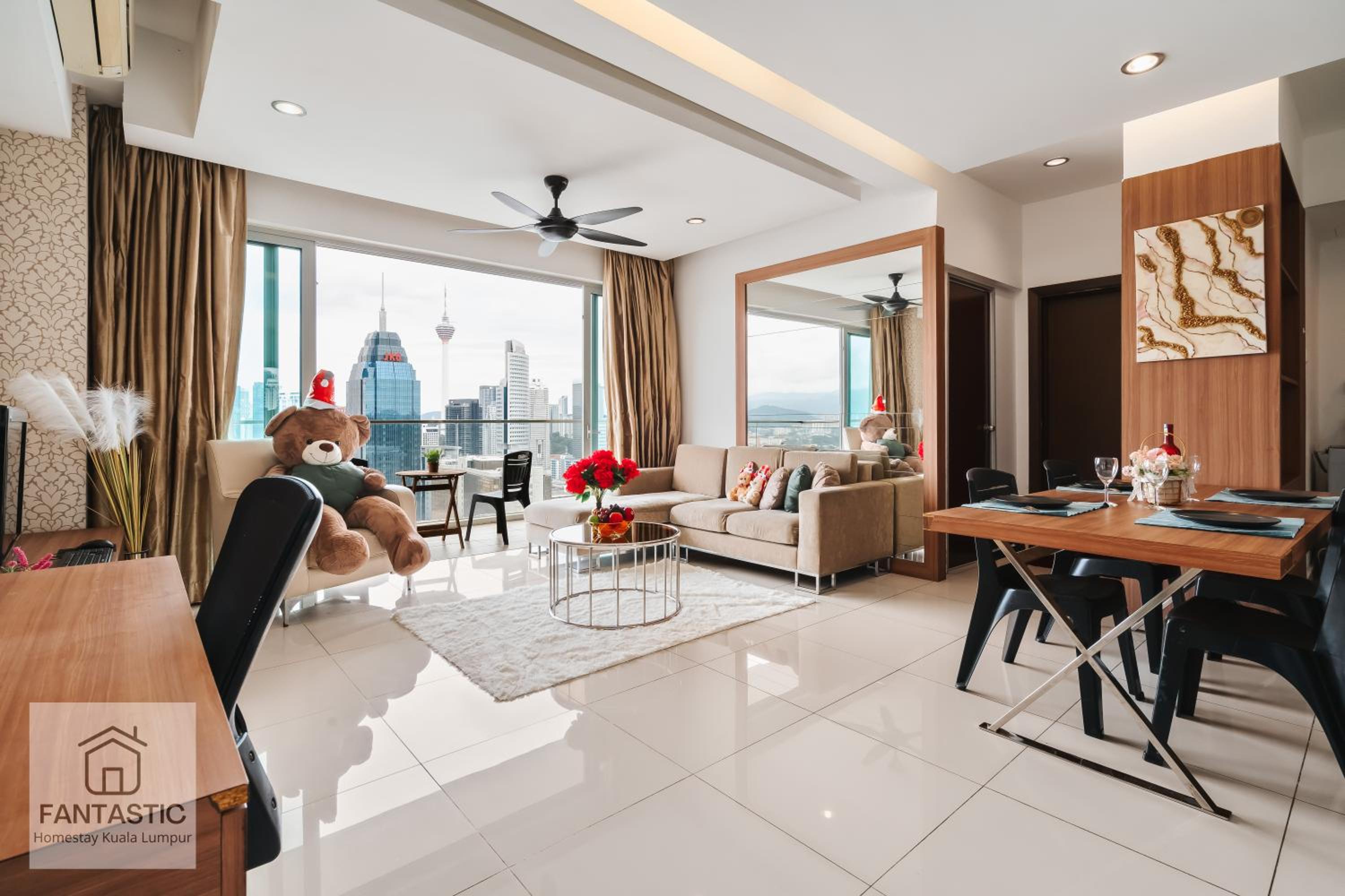 Regalia Residence at KLCC View Sky Pool by KC