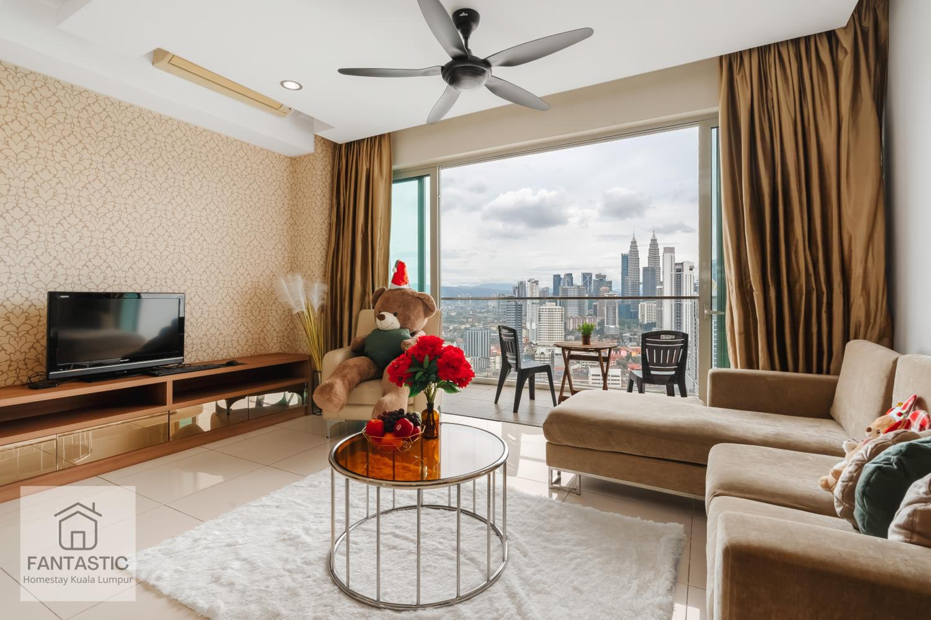 Regalia Residence at KLCC View Sky Pool by KC