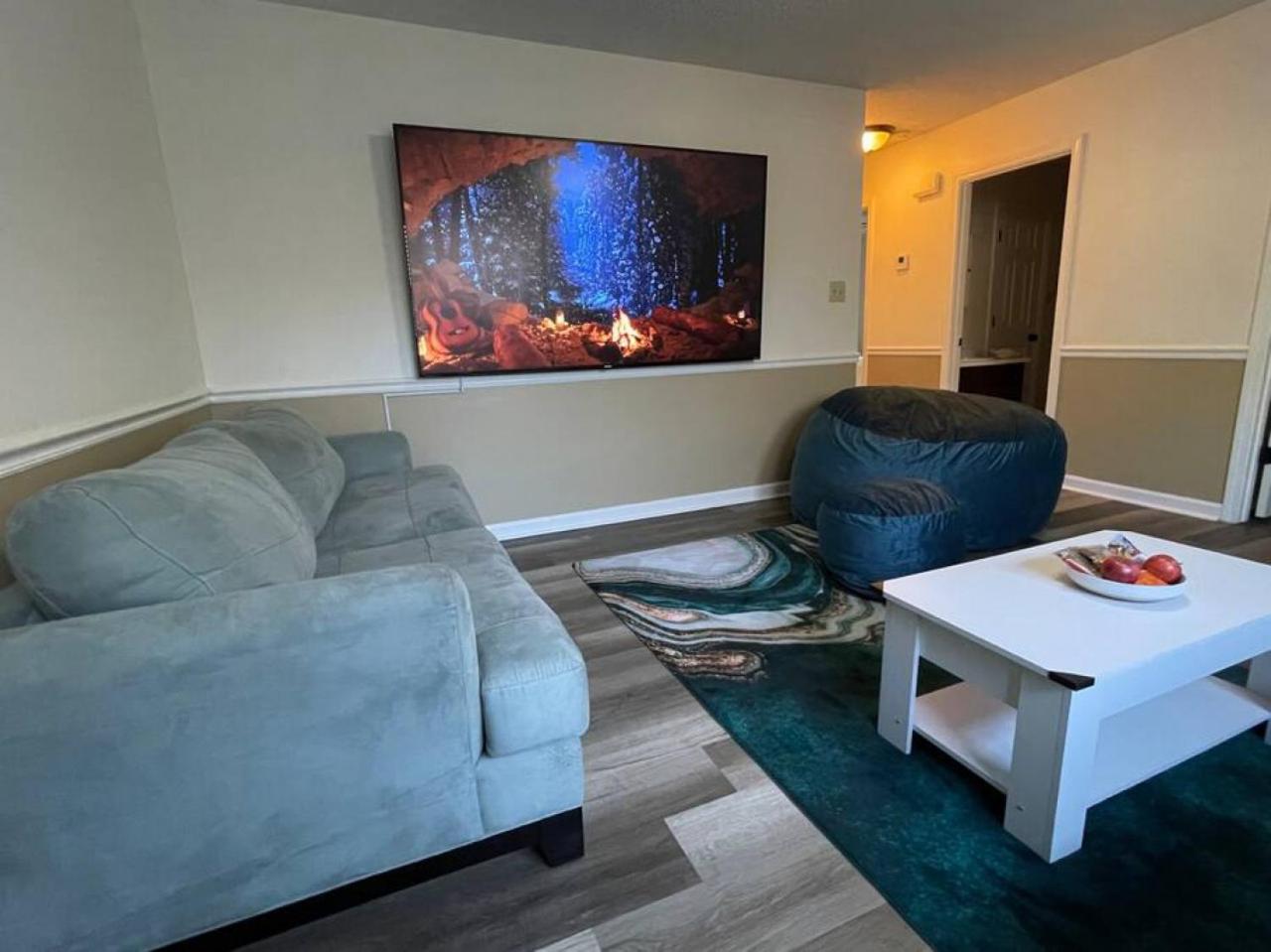 NEW King Beds, 86 inch RokuTV, and Massage at the Comfort Haven view 5