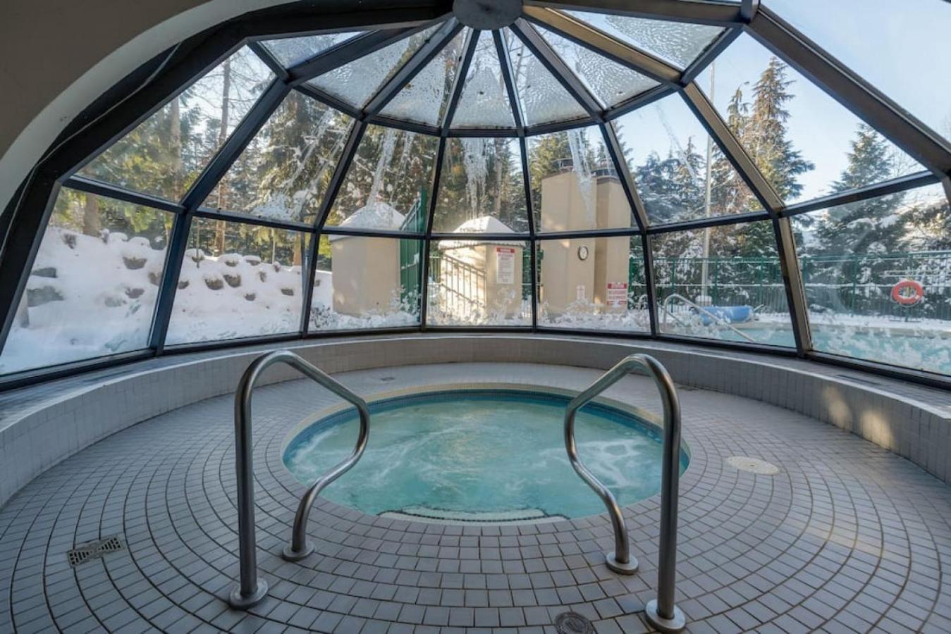The Maple Ski-in Ski-out 1 Bed with Hot Tub and Pool