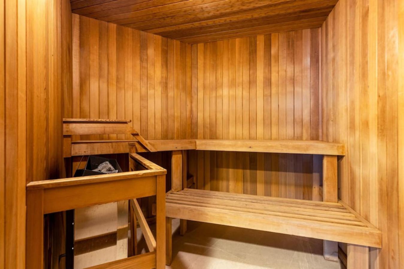 The Maple Ski-in Ski-out 1 Bed with Hot Tub and Pool