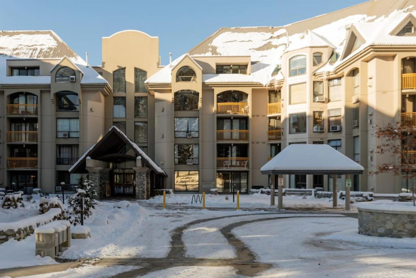 The Maple Ski-in Ski-out 1 Bed with Hot Tub and Pool
