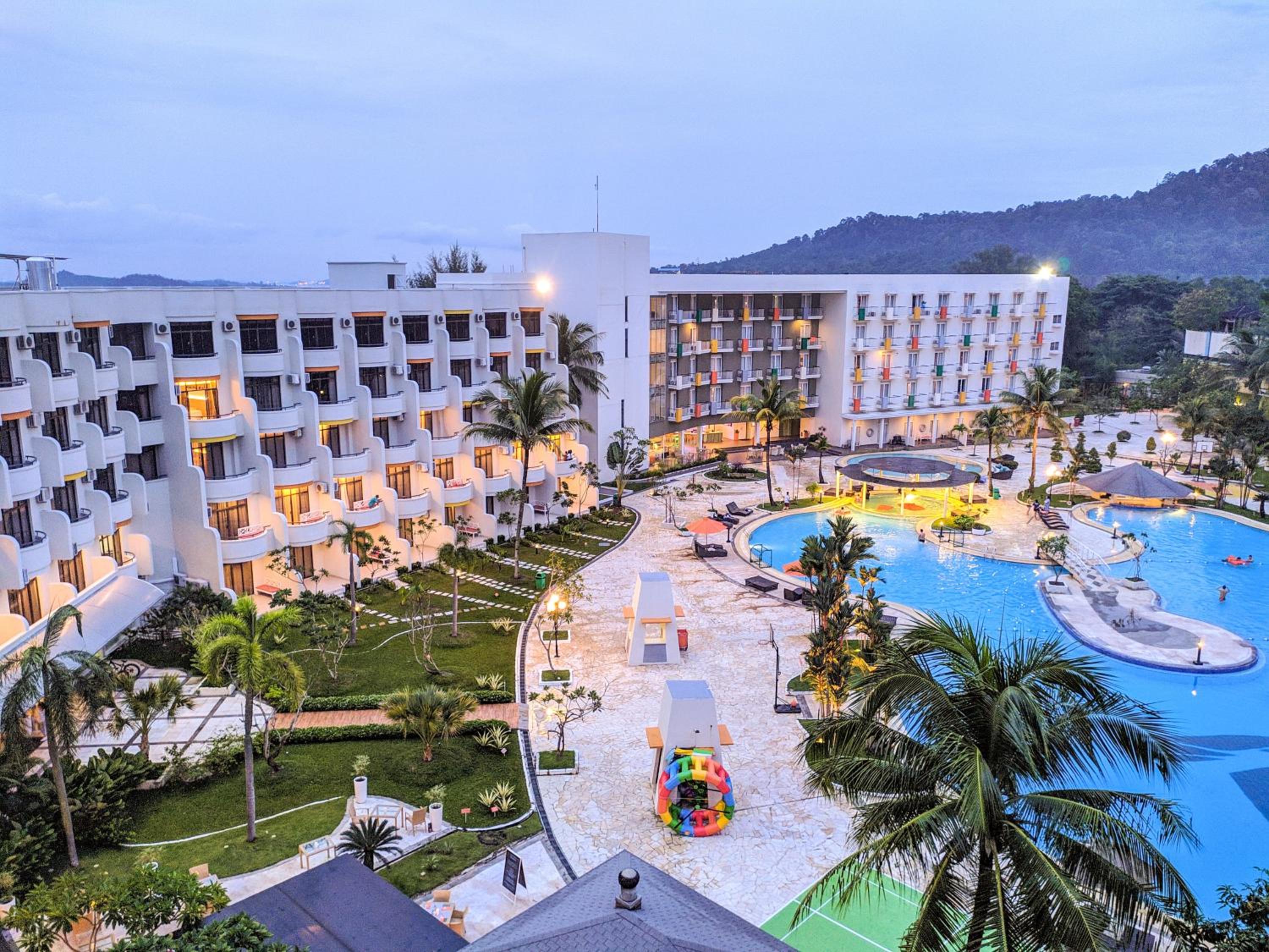 Hotel HARRIS Resort Batam Waterfront - Image 1