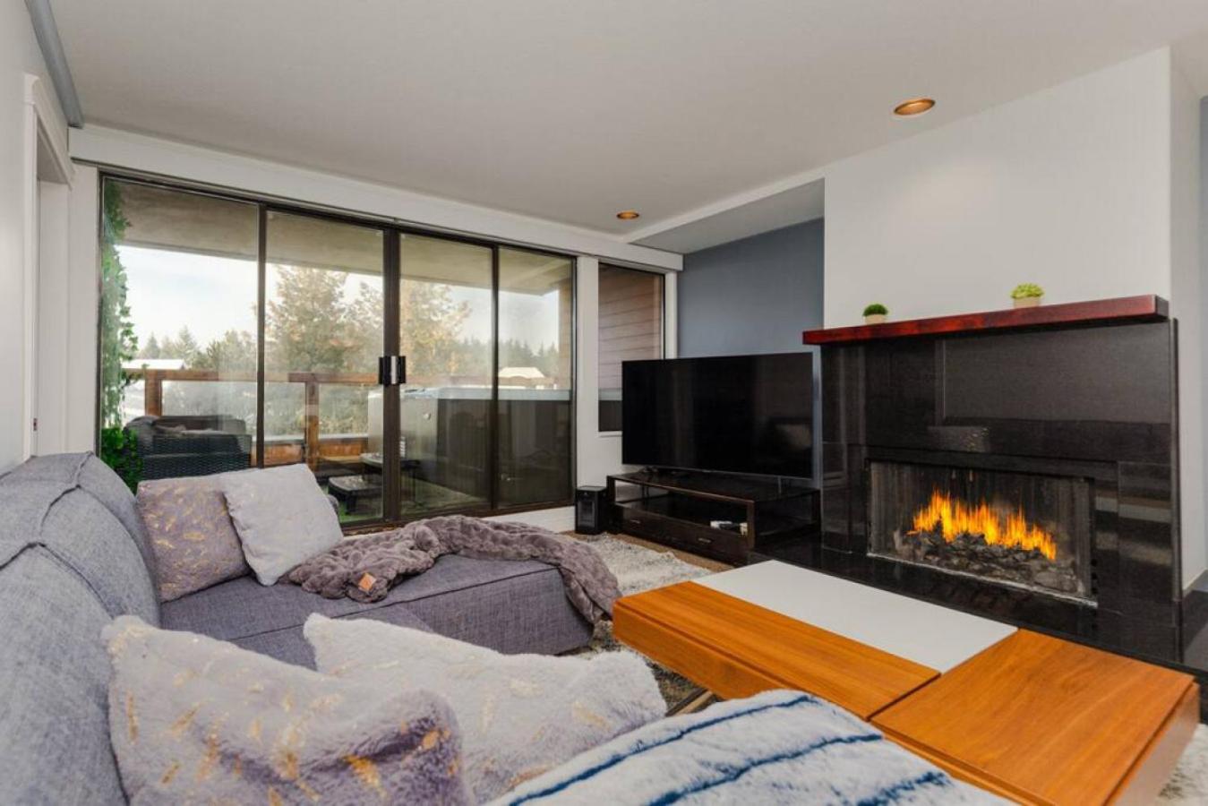 Patagonia 2 Bed 2 Bath with Private Hot Tub