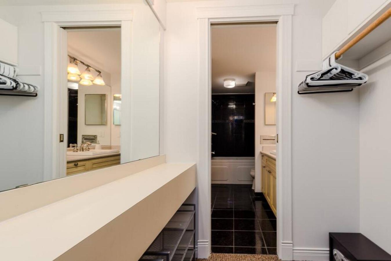 Patagonia 2 Bed 2 Bath with Private Hot Tub
