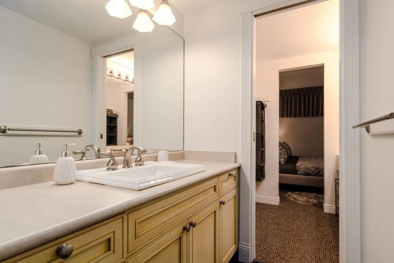 Patagonia 2 Bed 2 Bath with Private Hot Tub