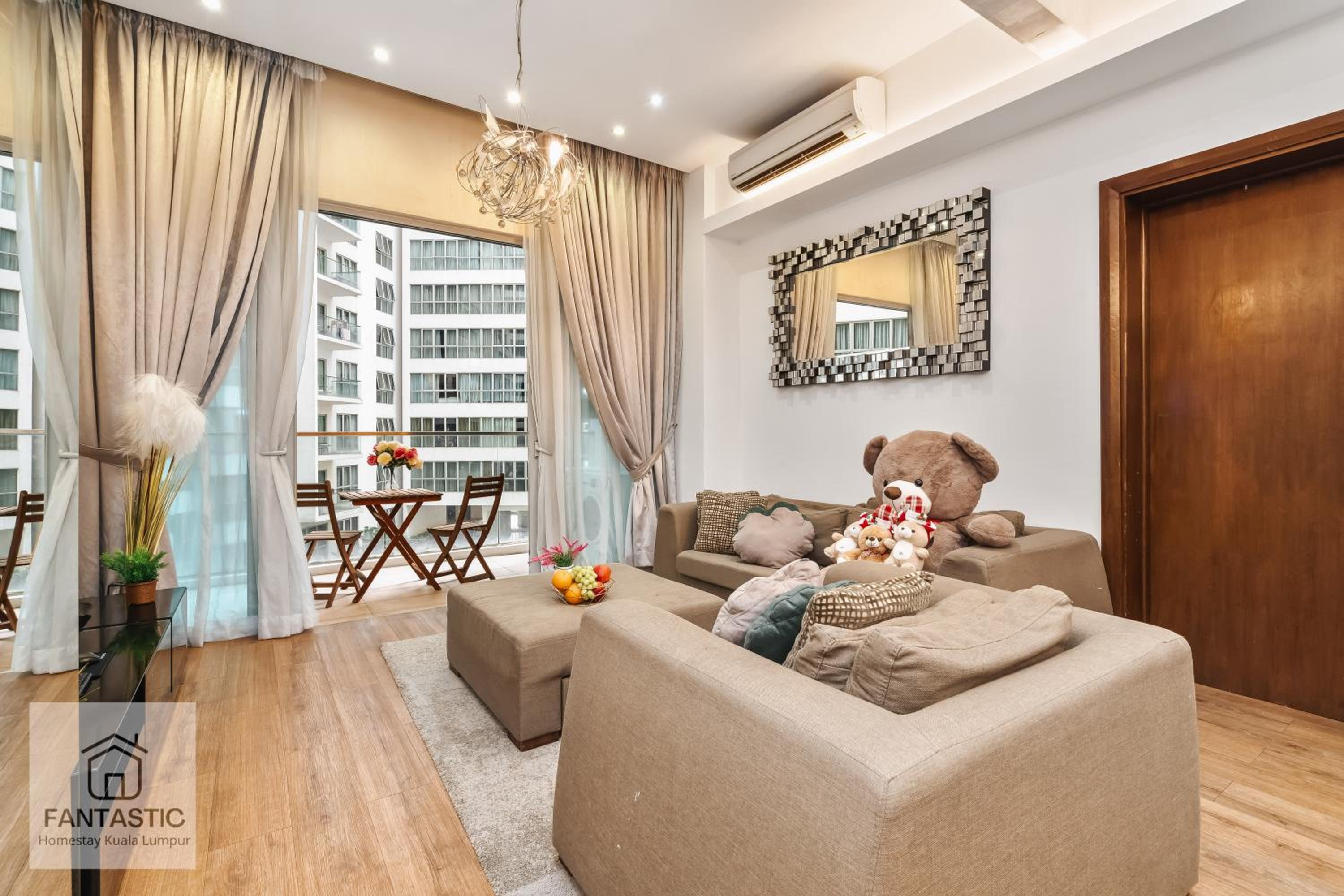 Regalia Residence at KLCC View Sky Pool by KC