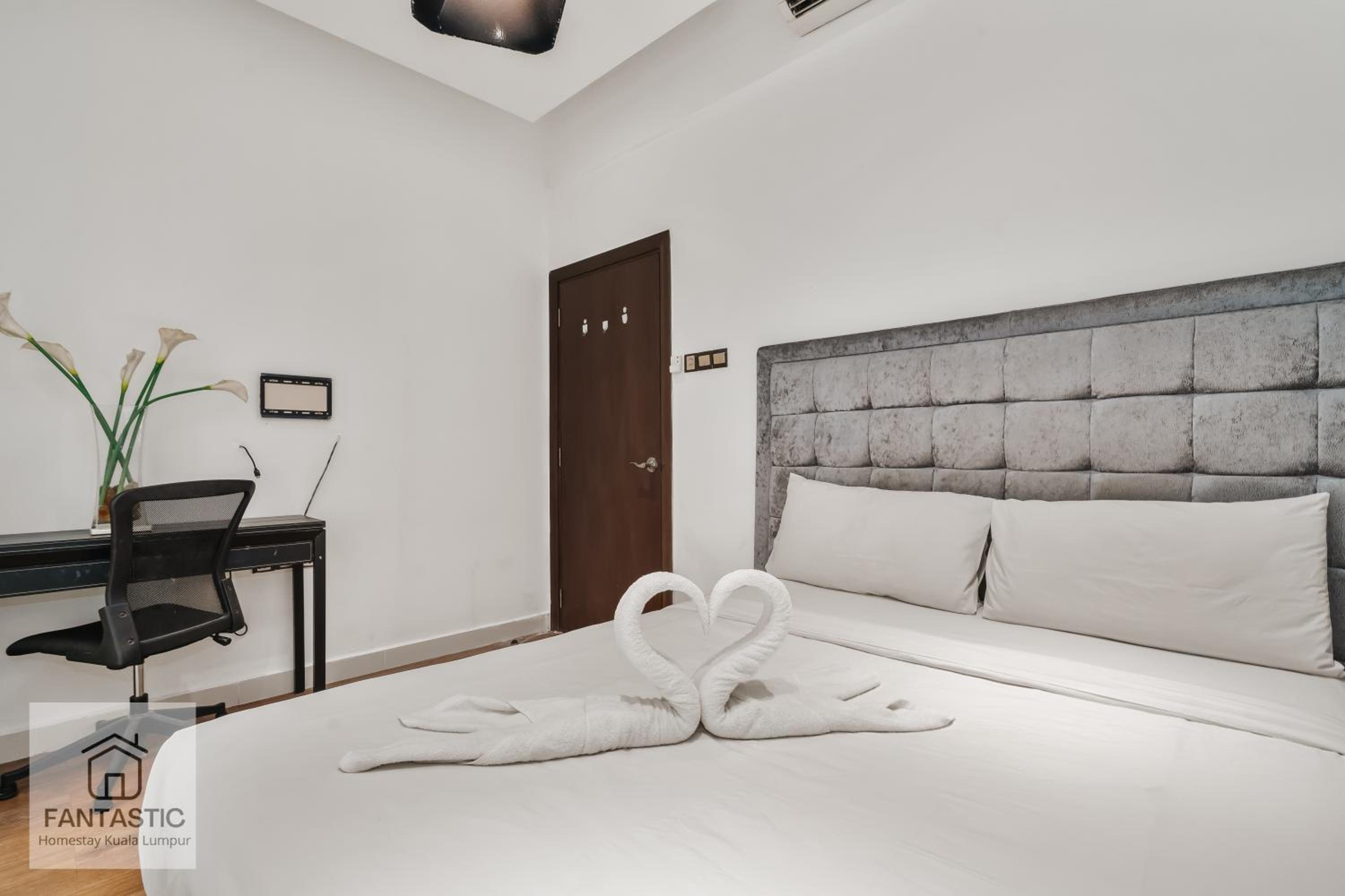 Regalia Residence at KLCC View Sky Pool by KC