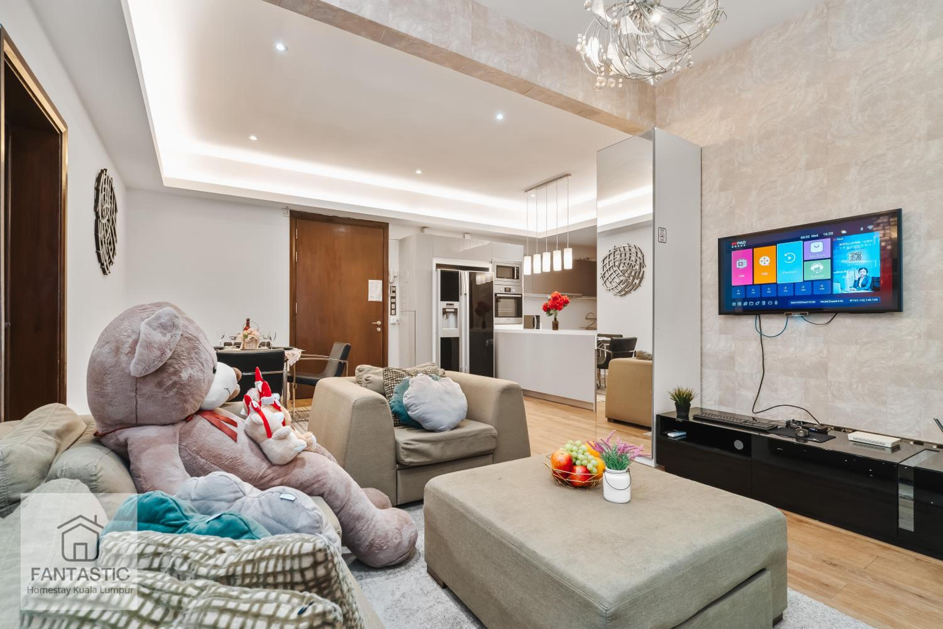 Regalia Residence at KLCC View Sky Pool by KC