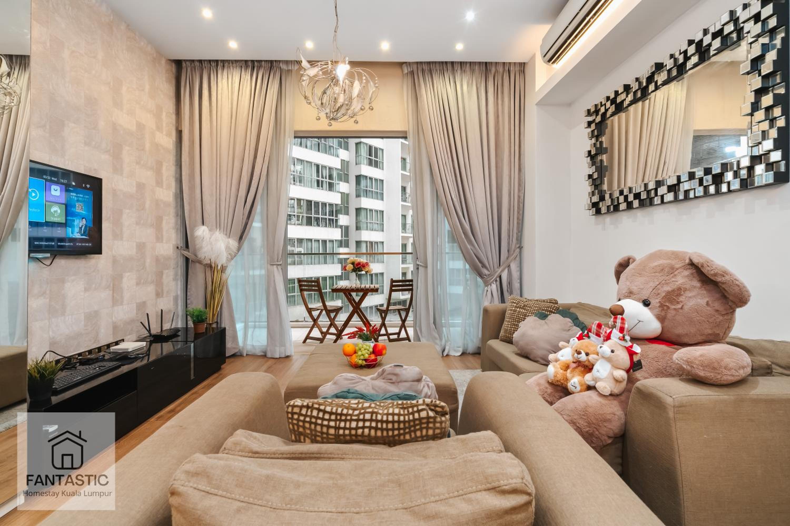 Regalia Residence at KLCC View Sky Pool by KC