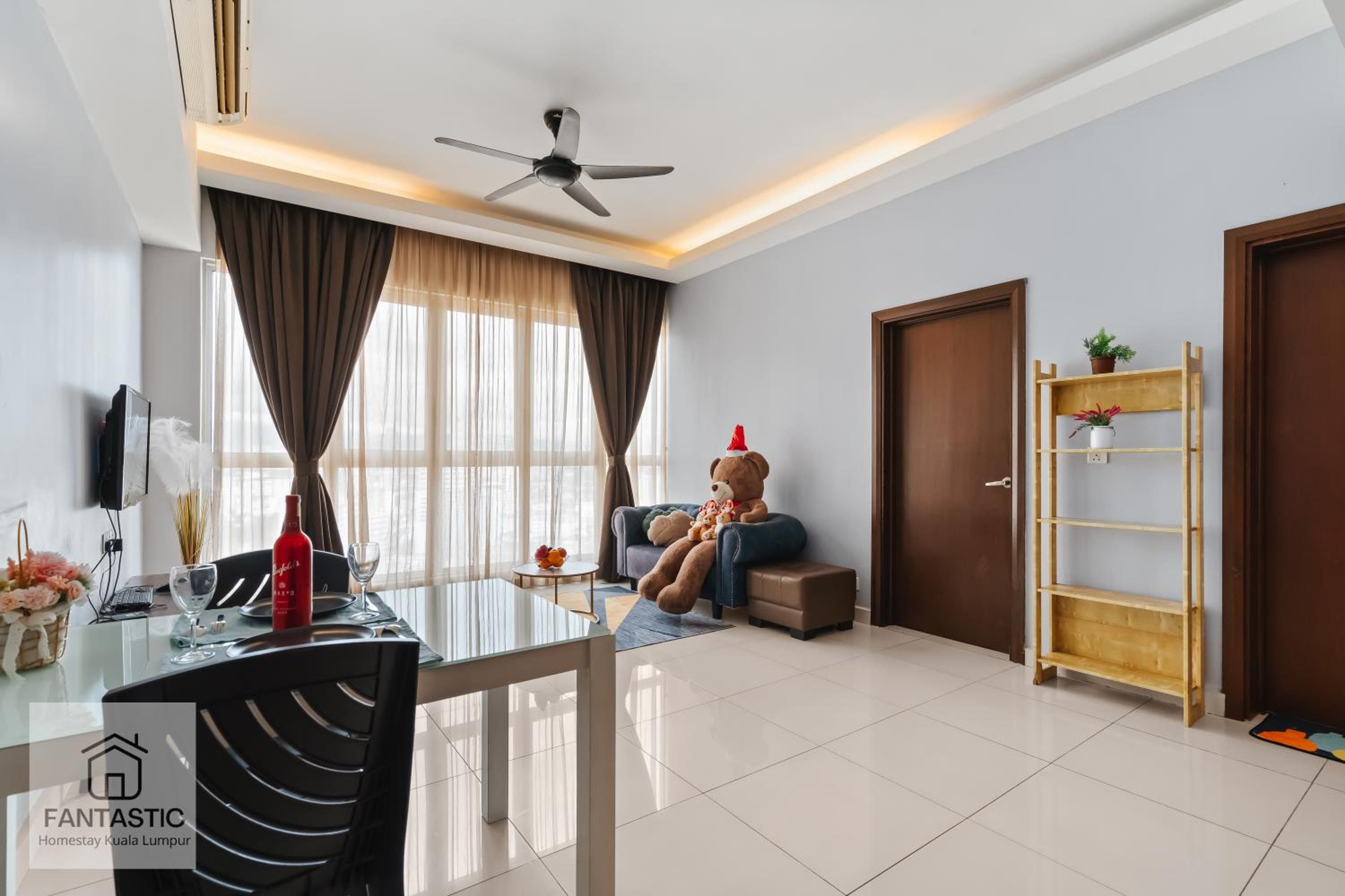 Regalia Residence at KLCC View Sky Pool by KC
