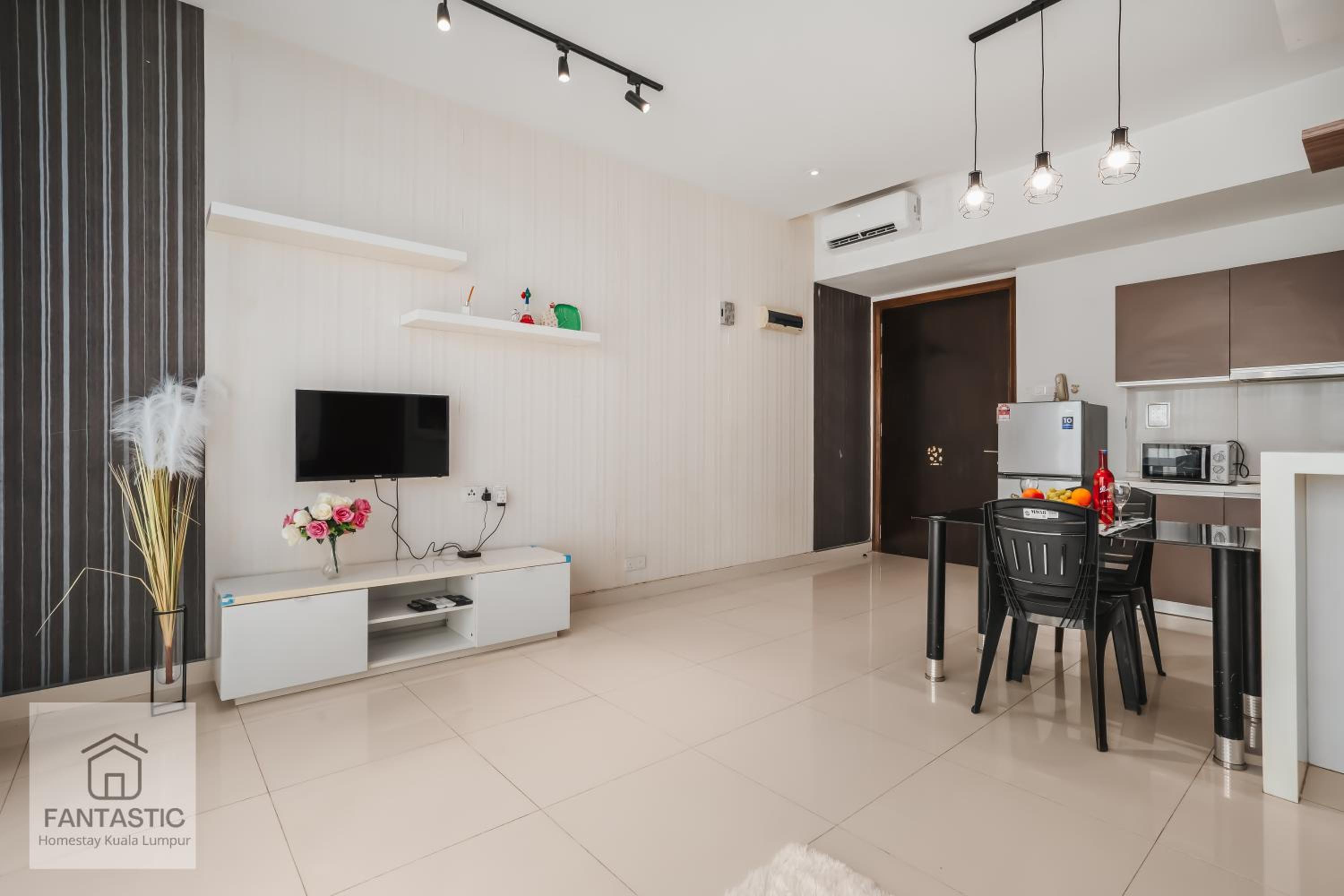 Regalia Residence at KLCC View Sky Pool by KC