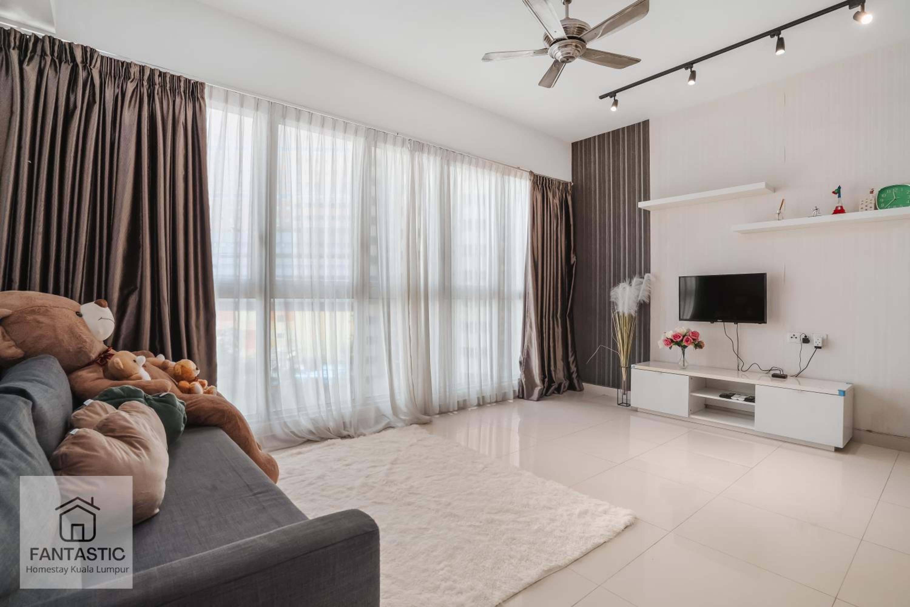 Regalia Residence at KLCC View Sky Pool by KC