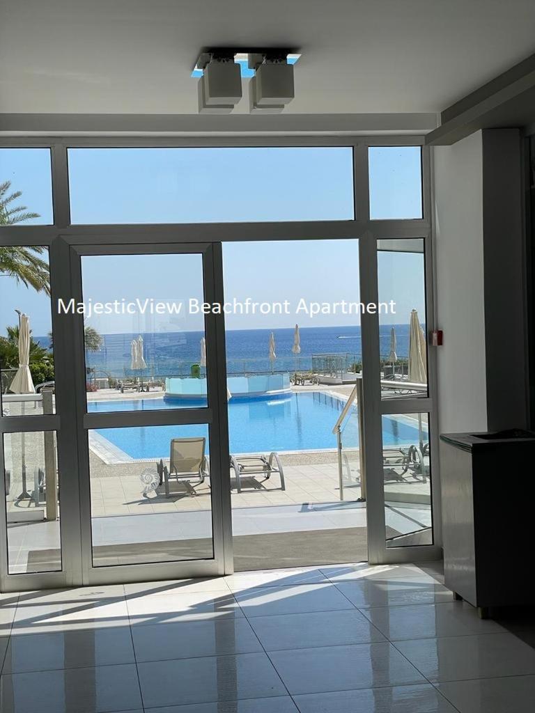 MagesticView seafront apartment