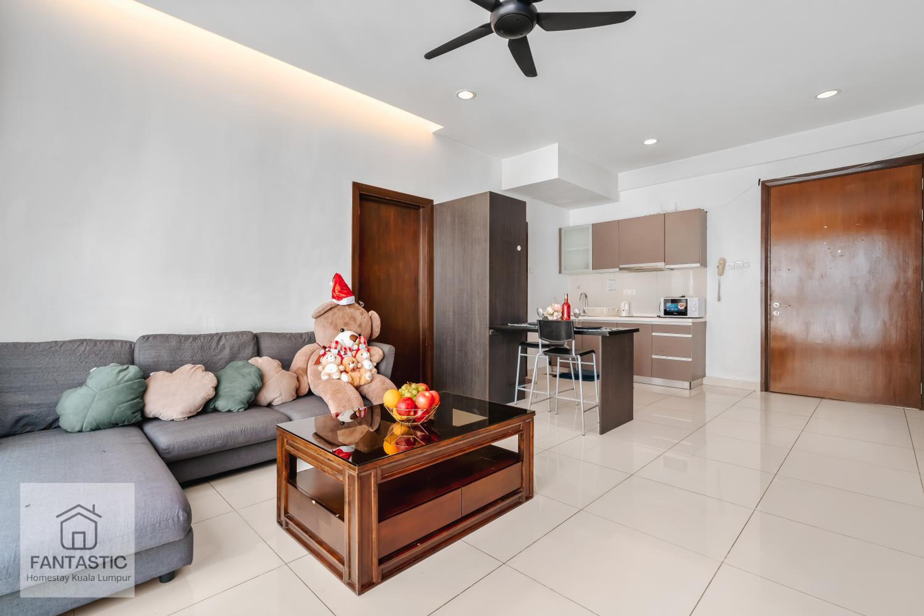 Regalia Residence at KLCC View Sky Pool by KC