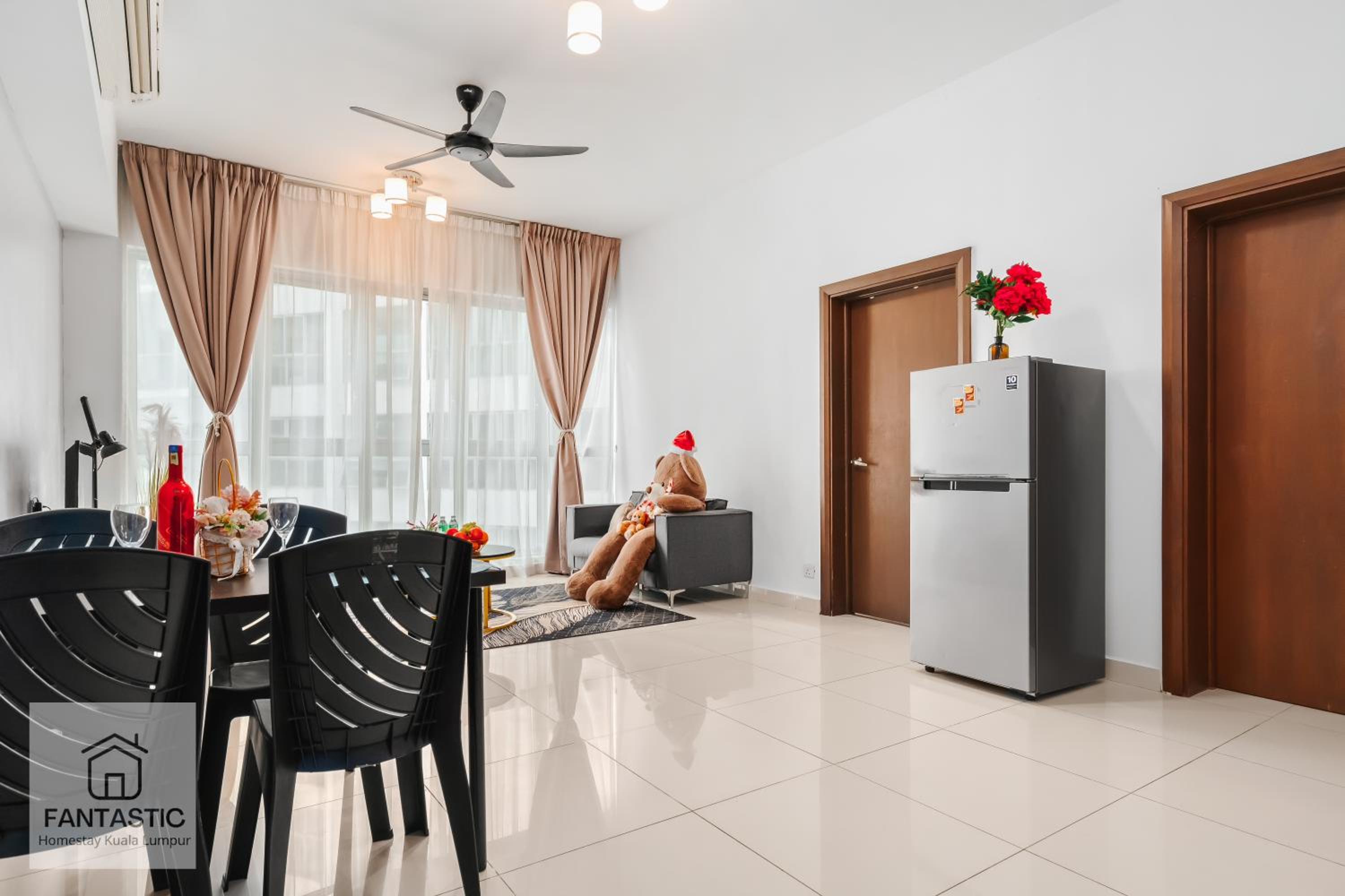 Regalia Residence at KLCC View Sky Pool by KC