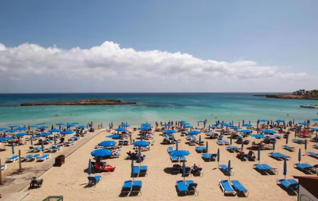 MagesticView seafront apartment