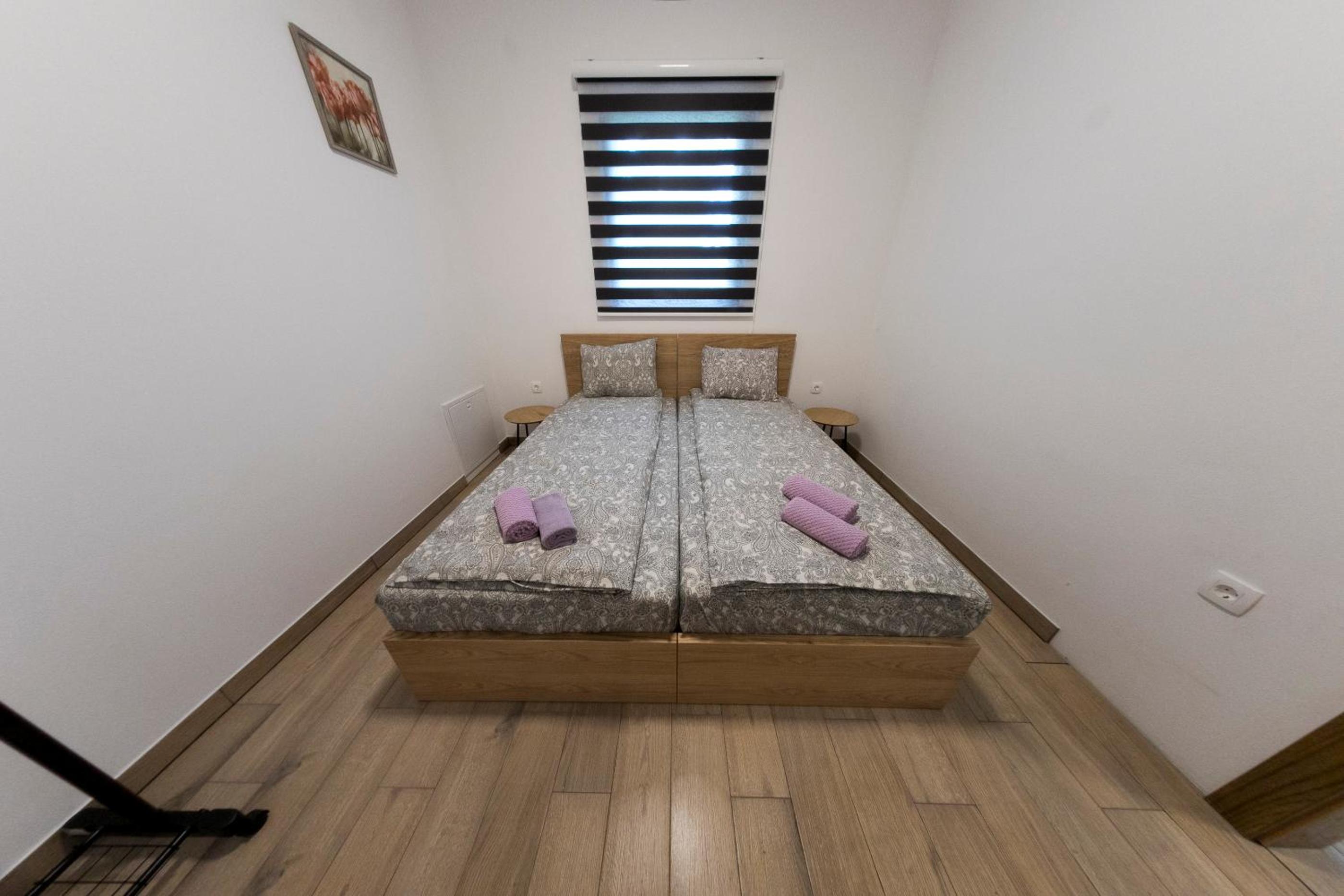 Holiday Homes Pozitiva