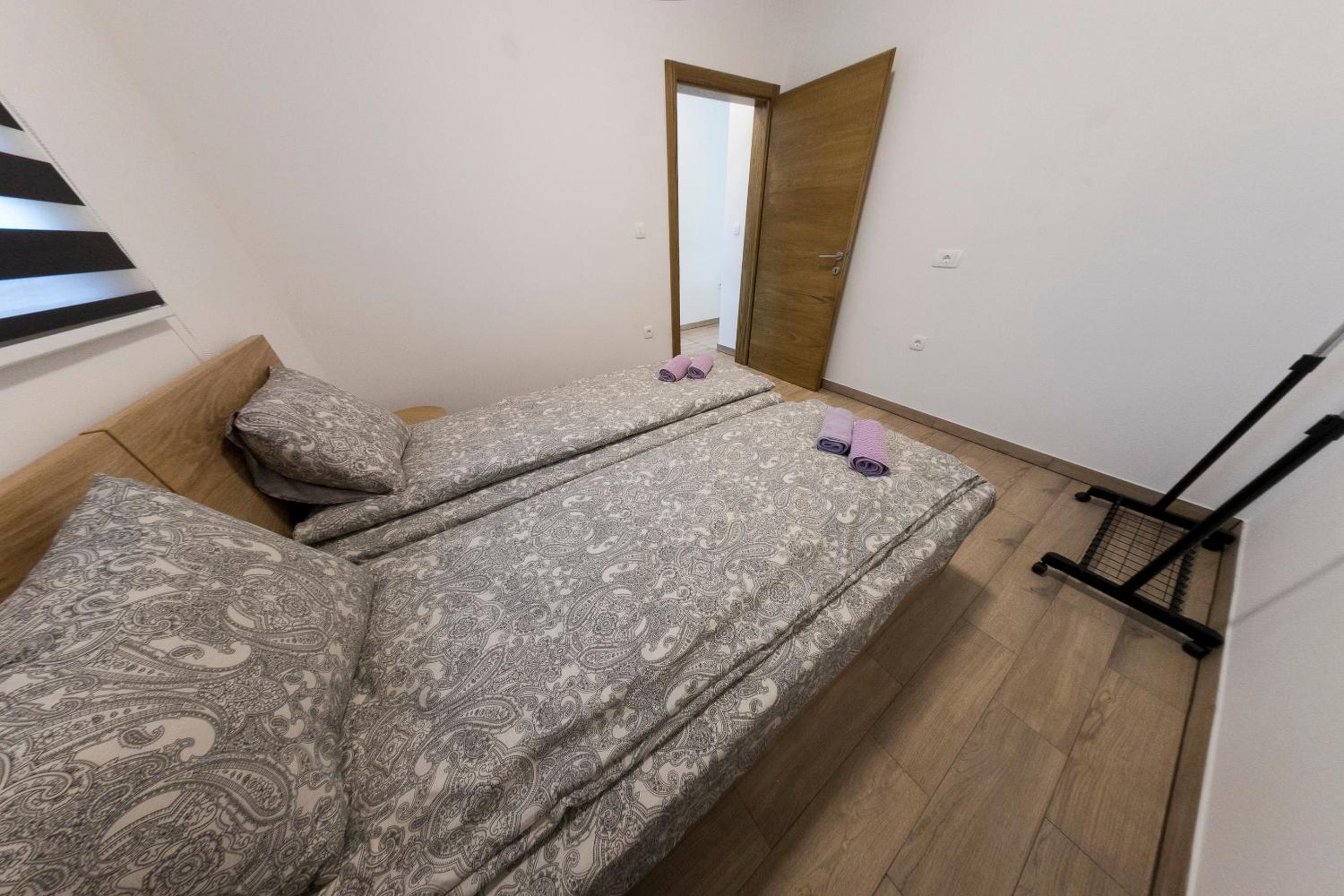 Holiday Homes Pozitiva