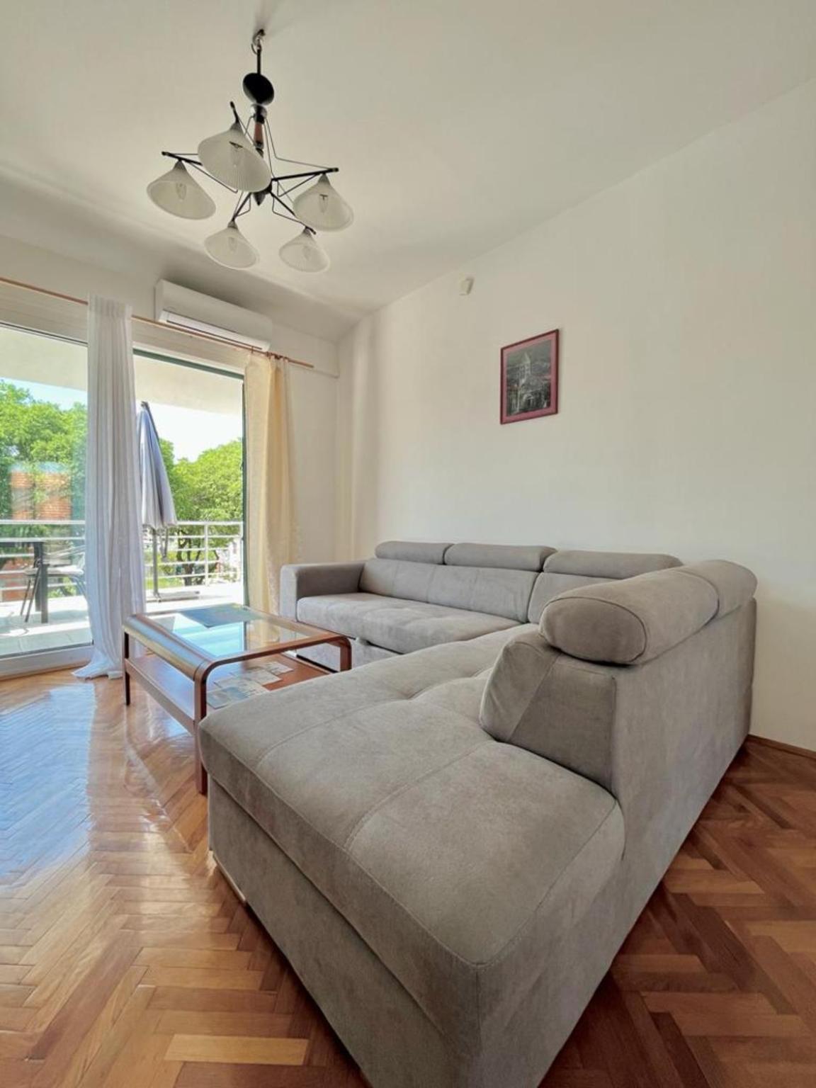 Lemon Tree Apartments view 3