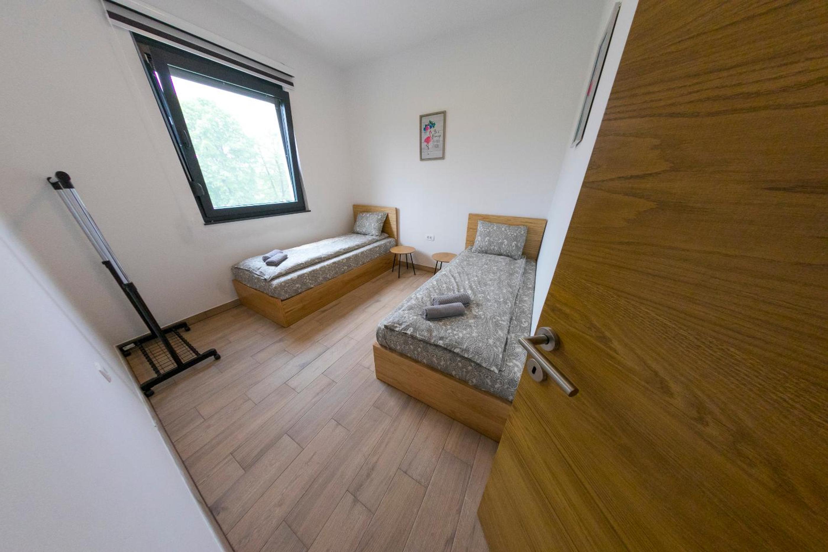 Holiday Homes Pozitiva