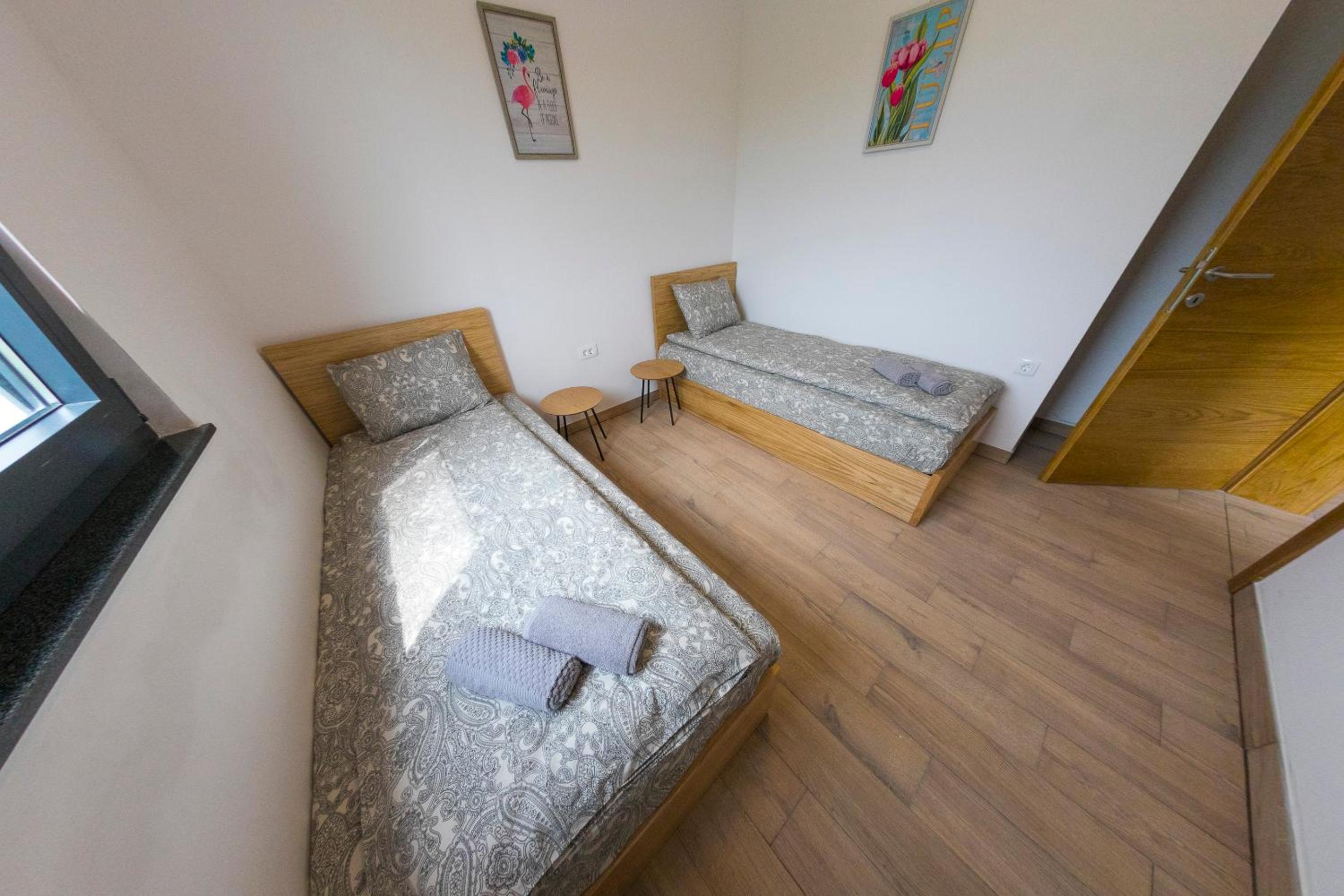 Holiday Homes Pozitiva