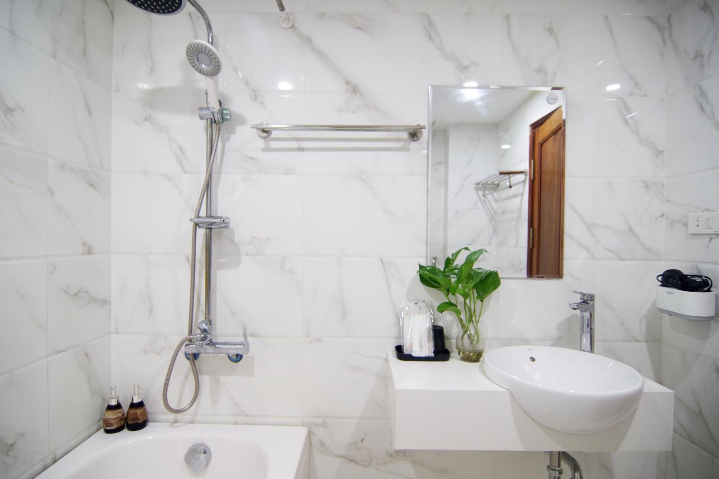 QMP-Deluxe Serviced Apartment in Ba Dinh